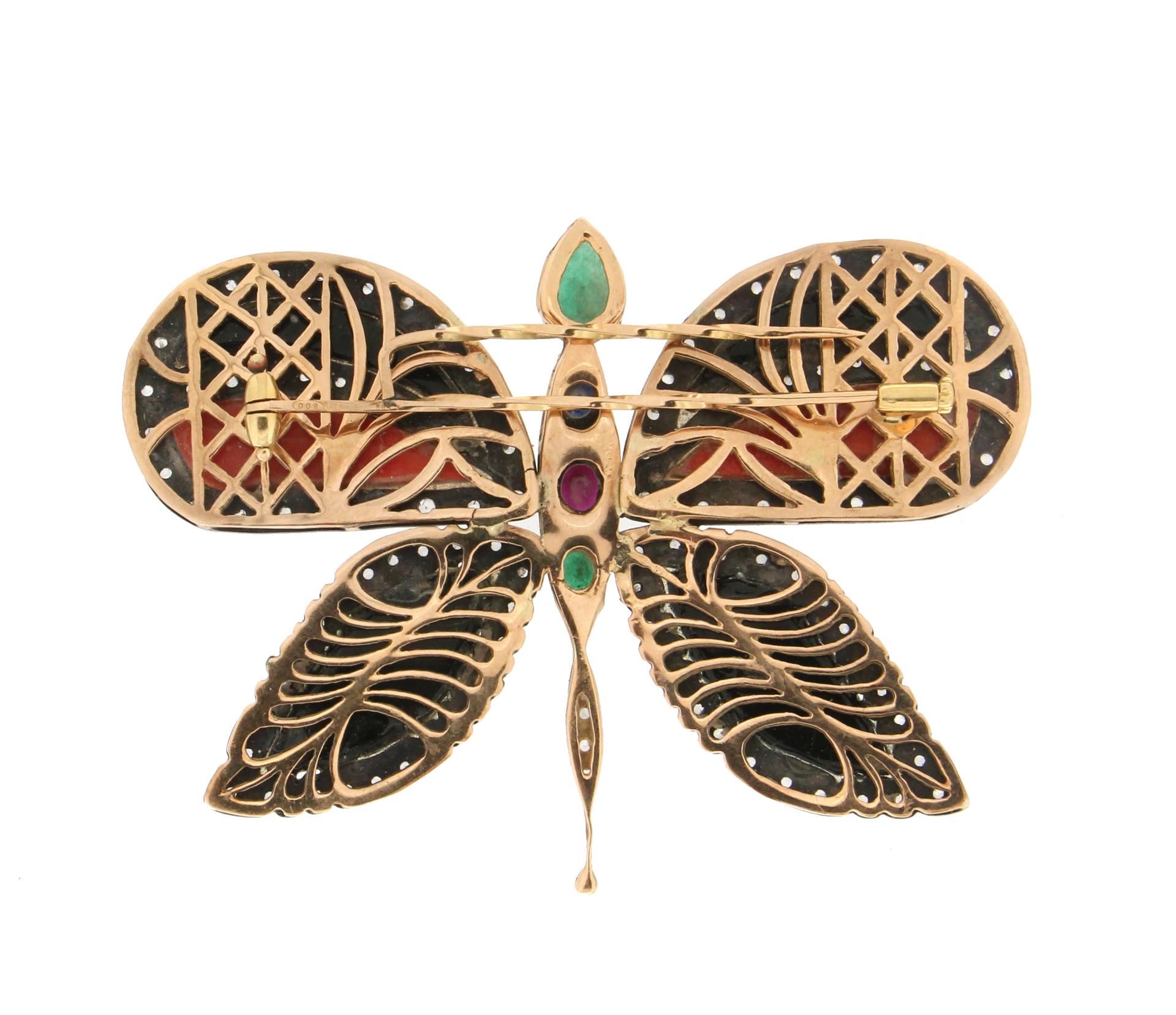 Handcraft Butterfly 14 Karat Yellow Gold Coral Emerald Onyx Diamonds Brooch In New Condition For Sale In Marcianise, IT