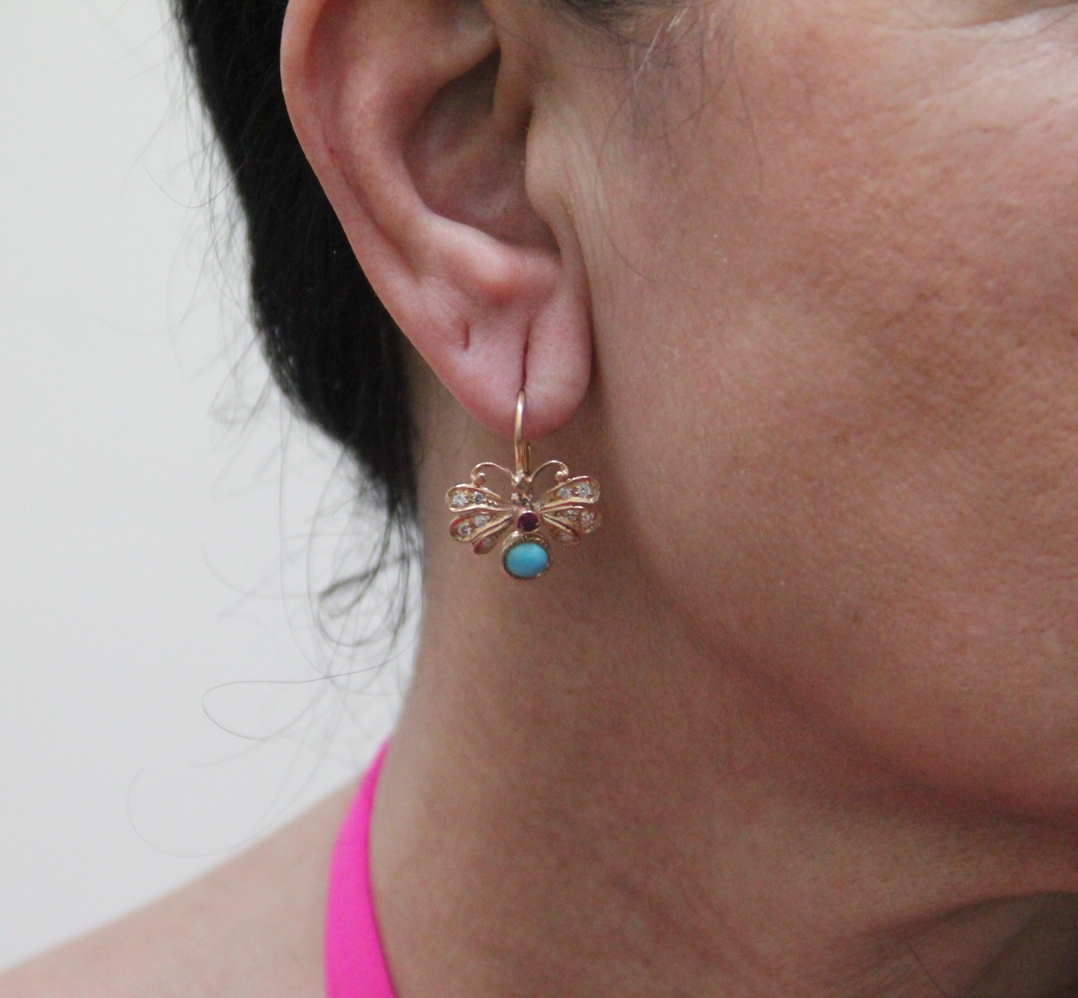 Pendientes Colgantes Artesanales Mariposa Oro Amarillo 14 Kilates Diamantes Rubí Turquesa en venta 2