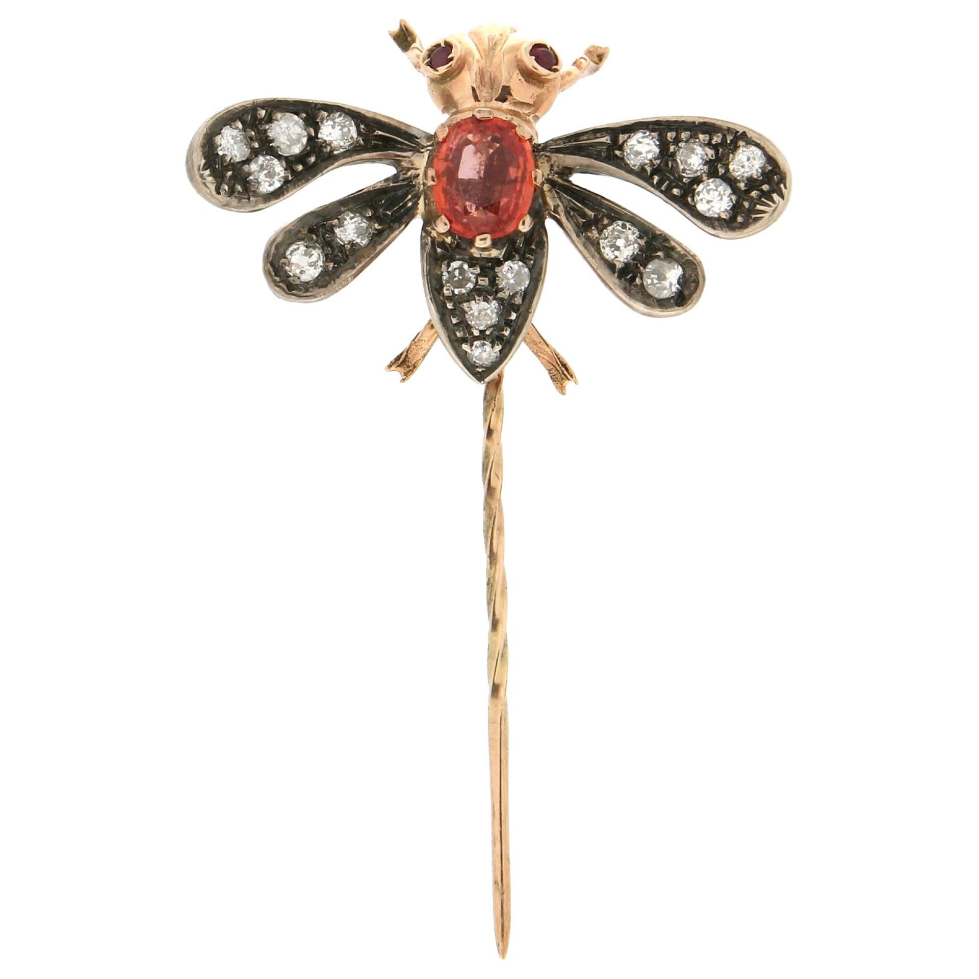 Handcraft Butterfly 14 Karat Yellow Gold Diamonds Sapphire Brooch For Sale
