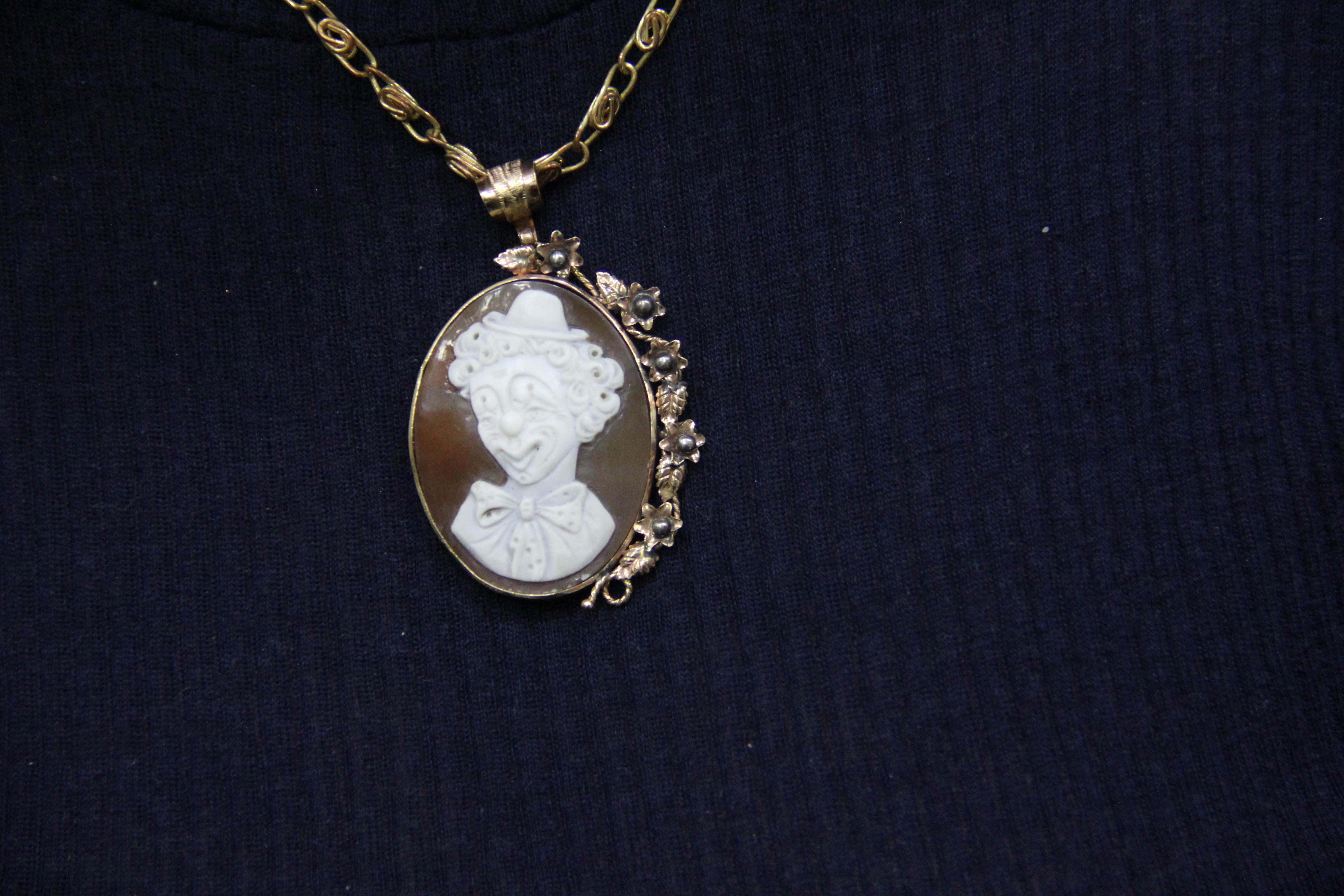 Handcraft Cameo Clown 9 Karat Yellow Gold Pendant Necklace 2