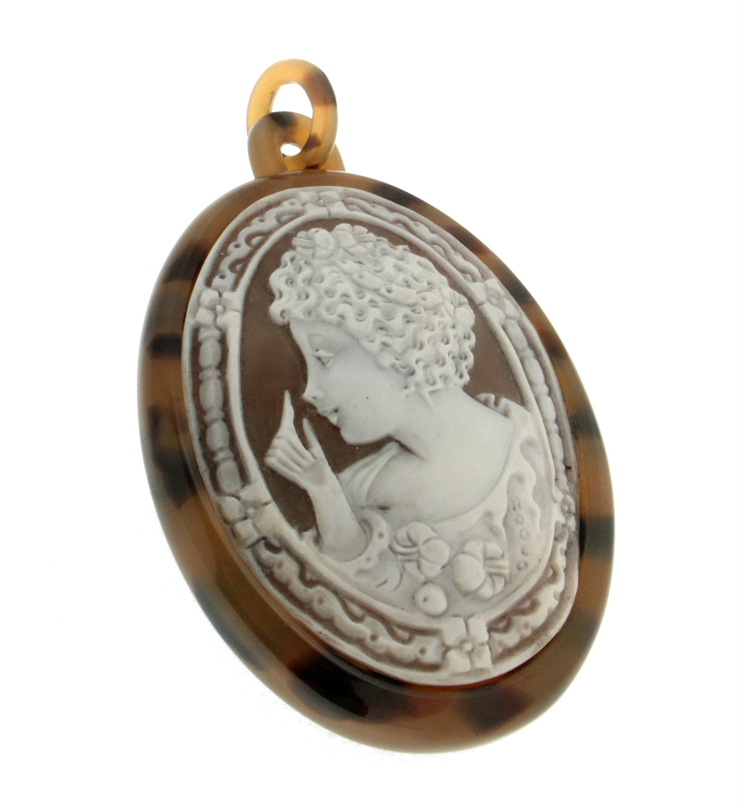 Handcraft Cameo Galalith Pendant Necklace For Sale 1