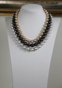 Handcraft Clasp 9 Karat Yellow Gold Pearls Multi-Strand Necklace