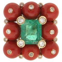 Handcraft Colombian Emerald 14 Karat Yellow Gold Diamonds Cocktail Ring