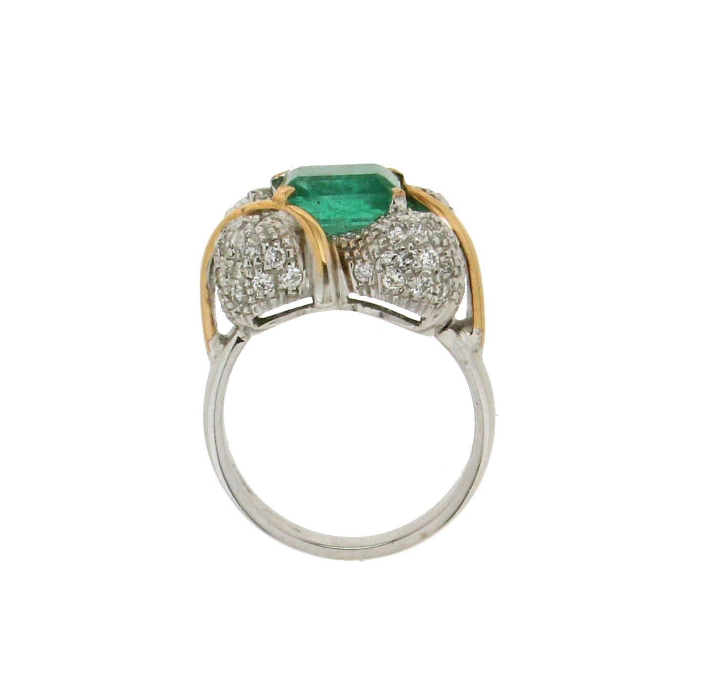 Artisan Handcraft Colombian Emerald 18 Karat Gold Diamonds Cocktail Ring For Sale