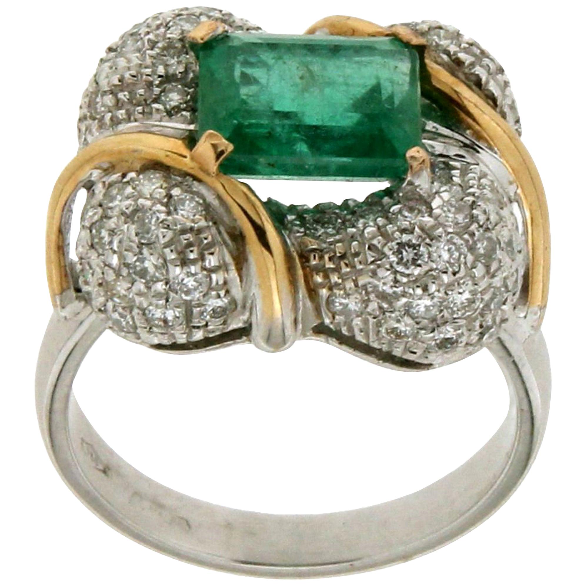 Handcraft Colombian Emerald 18 Karat Gold Diamonds Cocktail Ring