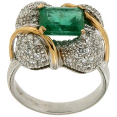Handcraft Colombian Emerald 18 Karat Gold Diamonds Cocktail Ring