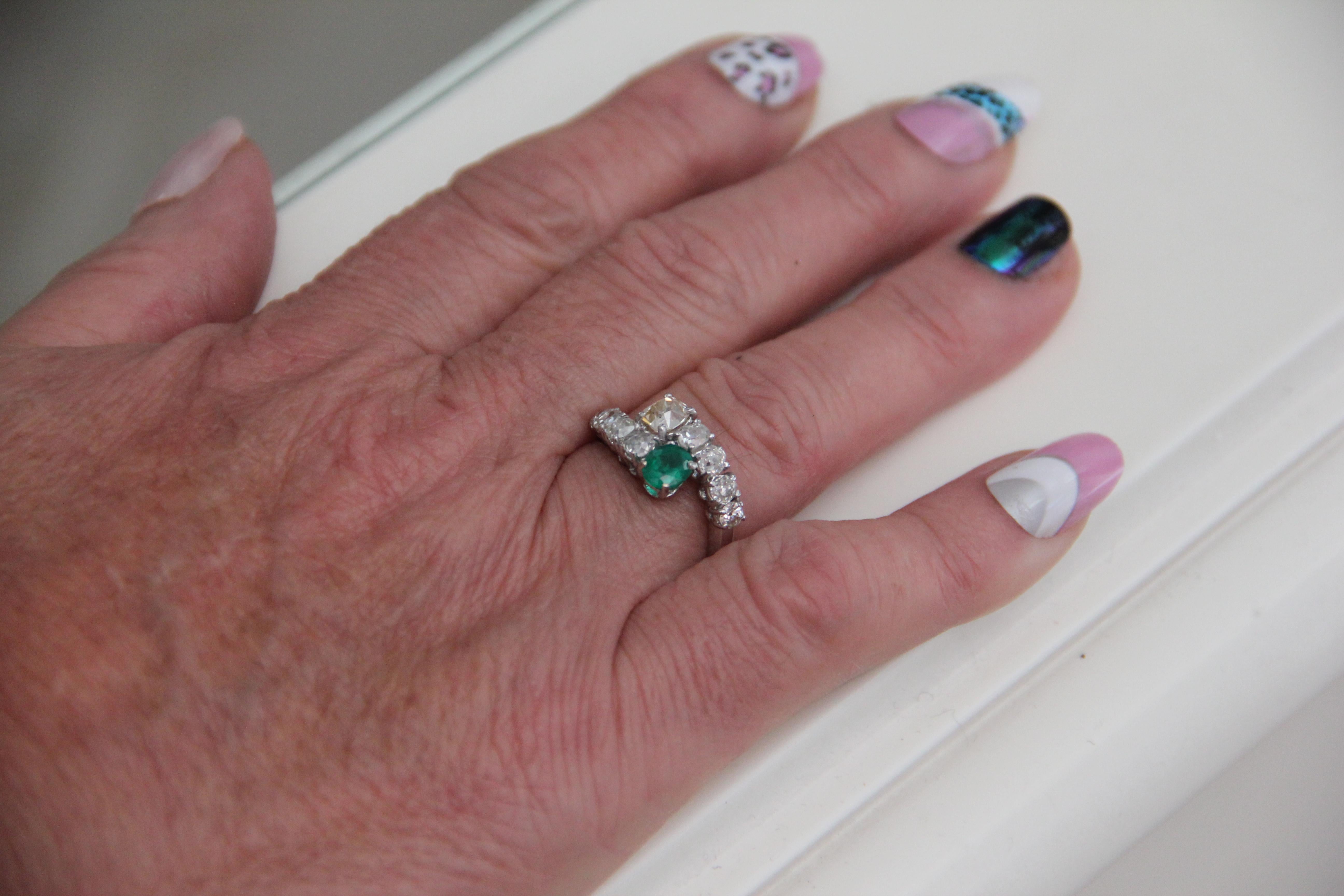 Handcraft Colombian Emerald 18 Karat White Gold Diamonds Cocktail Ring For Sale 14