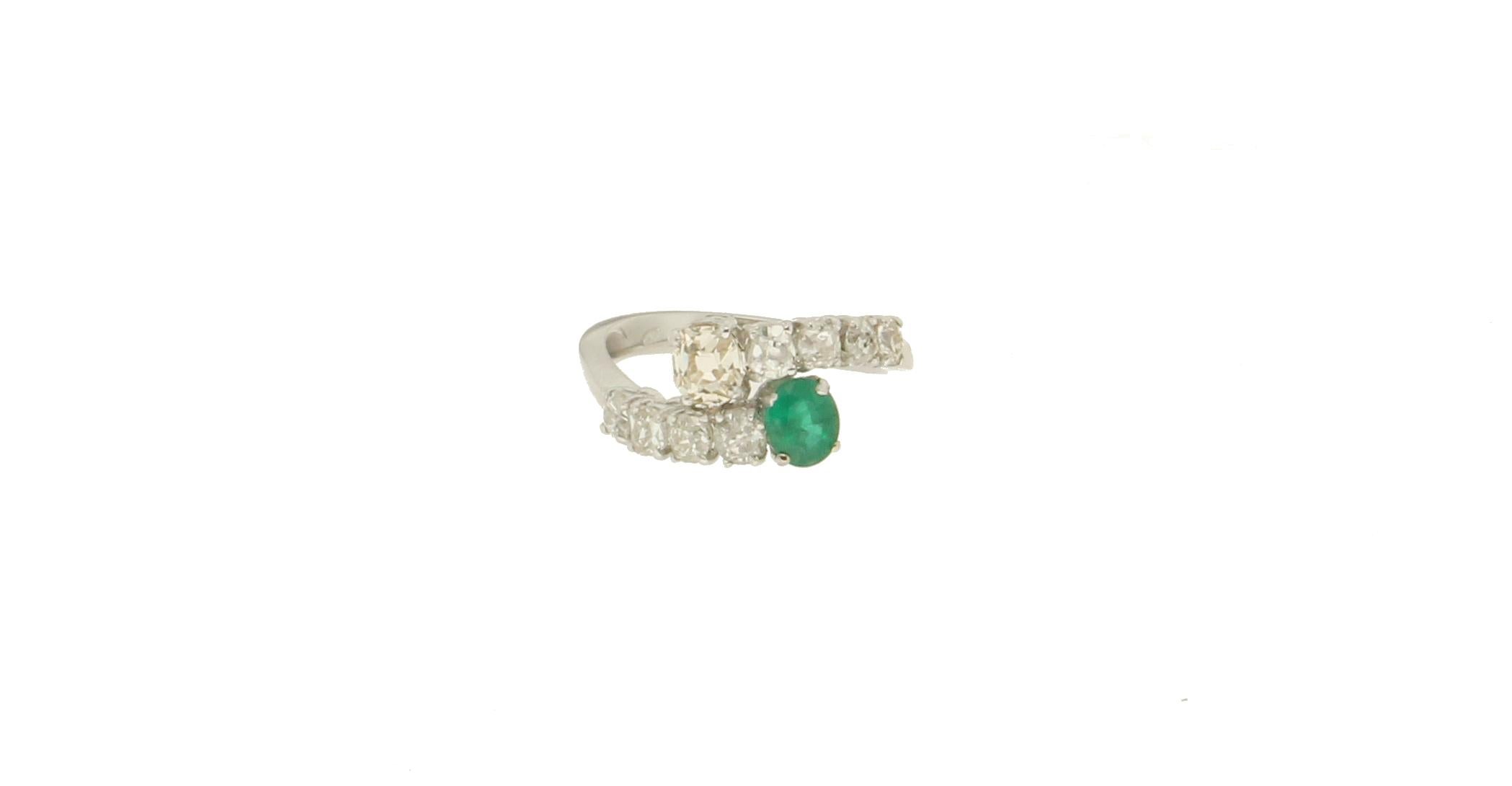 Artisan Handcraft Colombian Emerald 18 Karat White Gold Diamonds Cocktail Ring For Sale