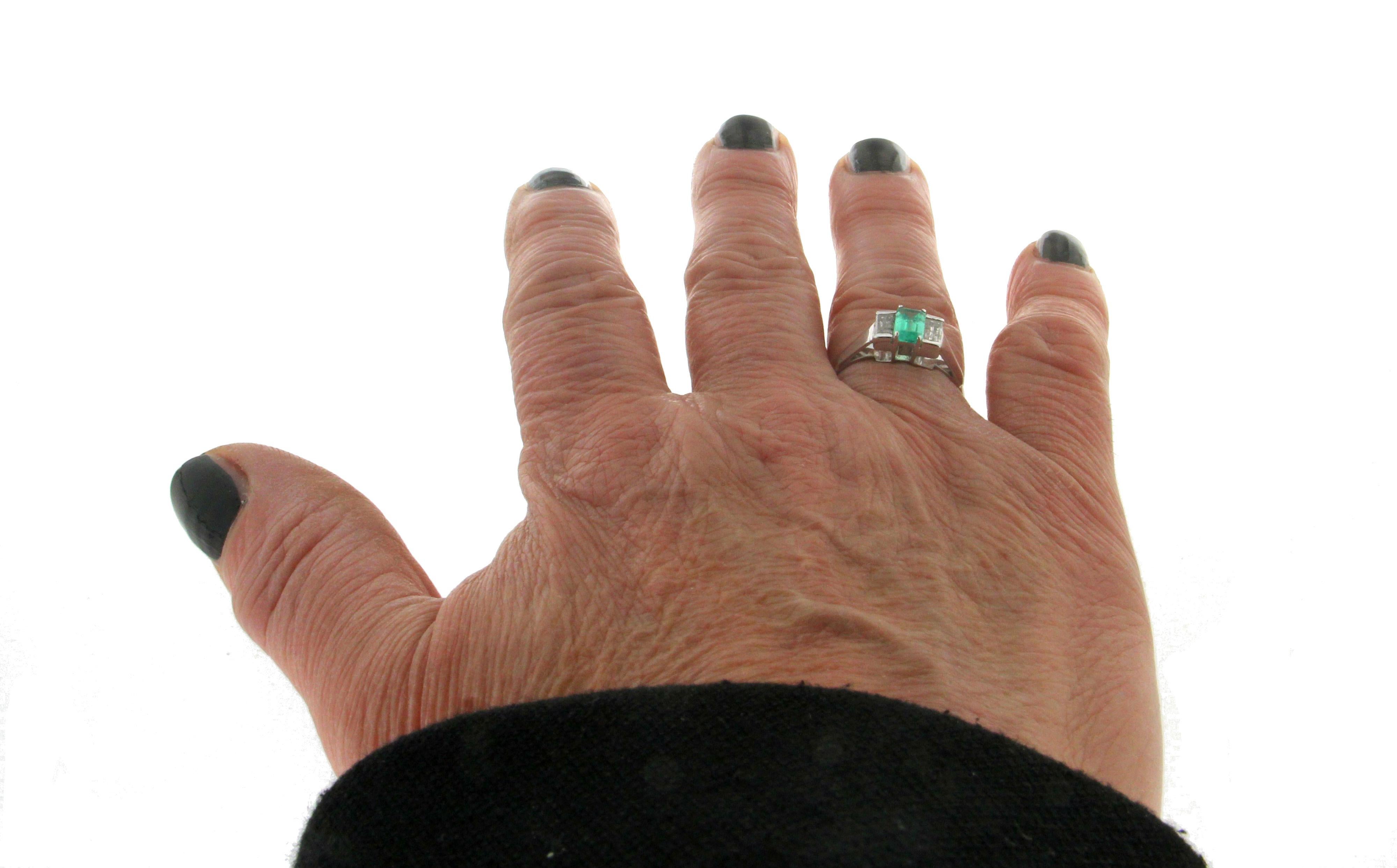 Handcraft Colombian Emerald 18 Karat White Gold Diamonds Engagement Ring For Sale 3