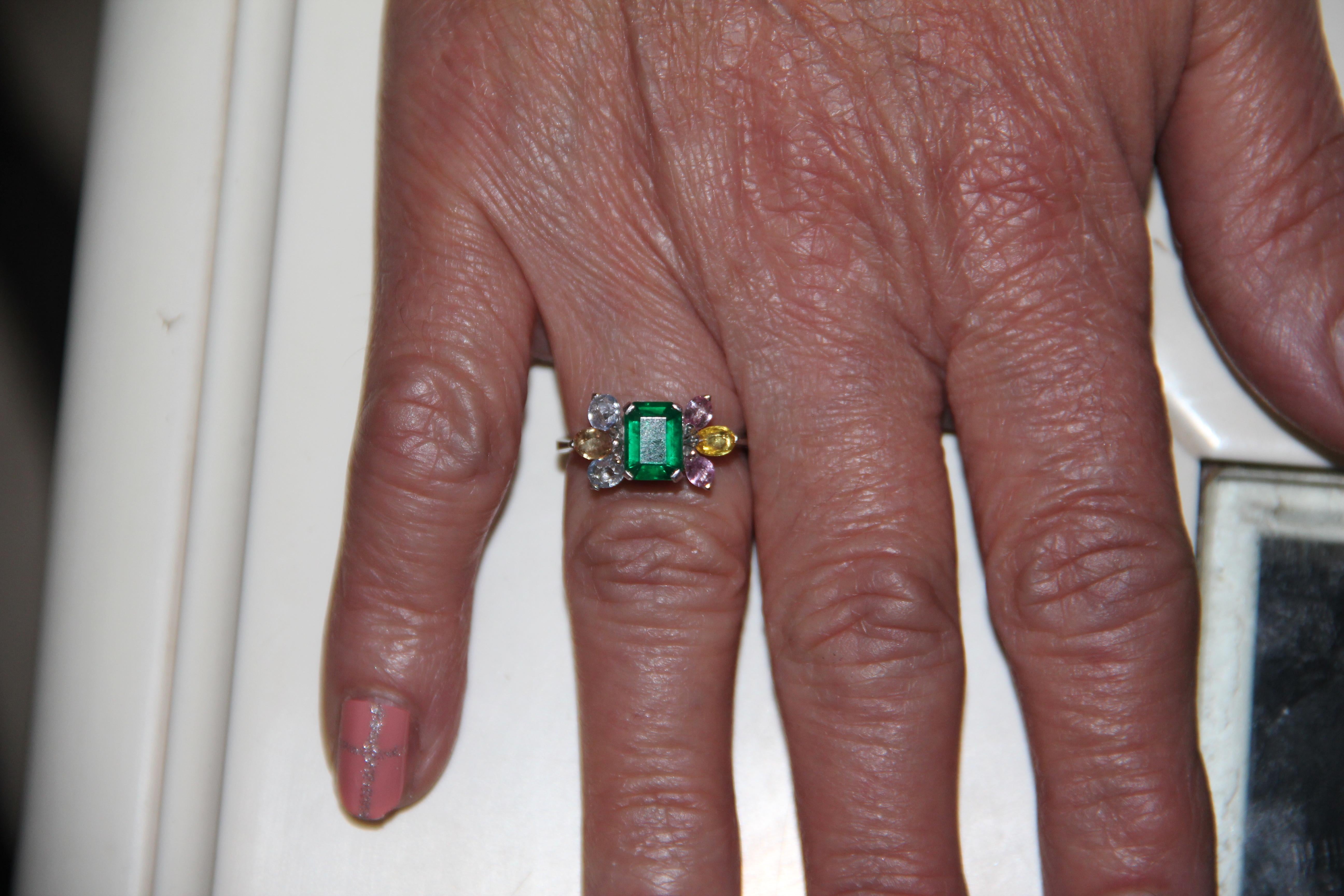 Handcraft Colombian Emerald 18 Karat White Gold Sapphires Cocktail Ring For Sale 3