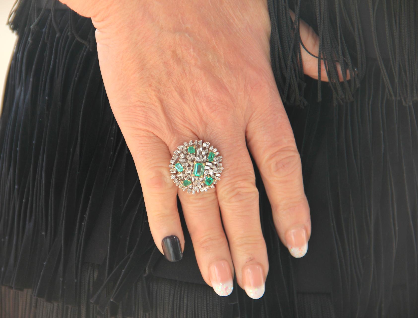 Handcraft Colombian Emeralds 18 Karat White Gold Diamonds Cocktail Ring For Sale 4