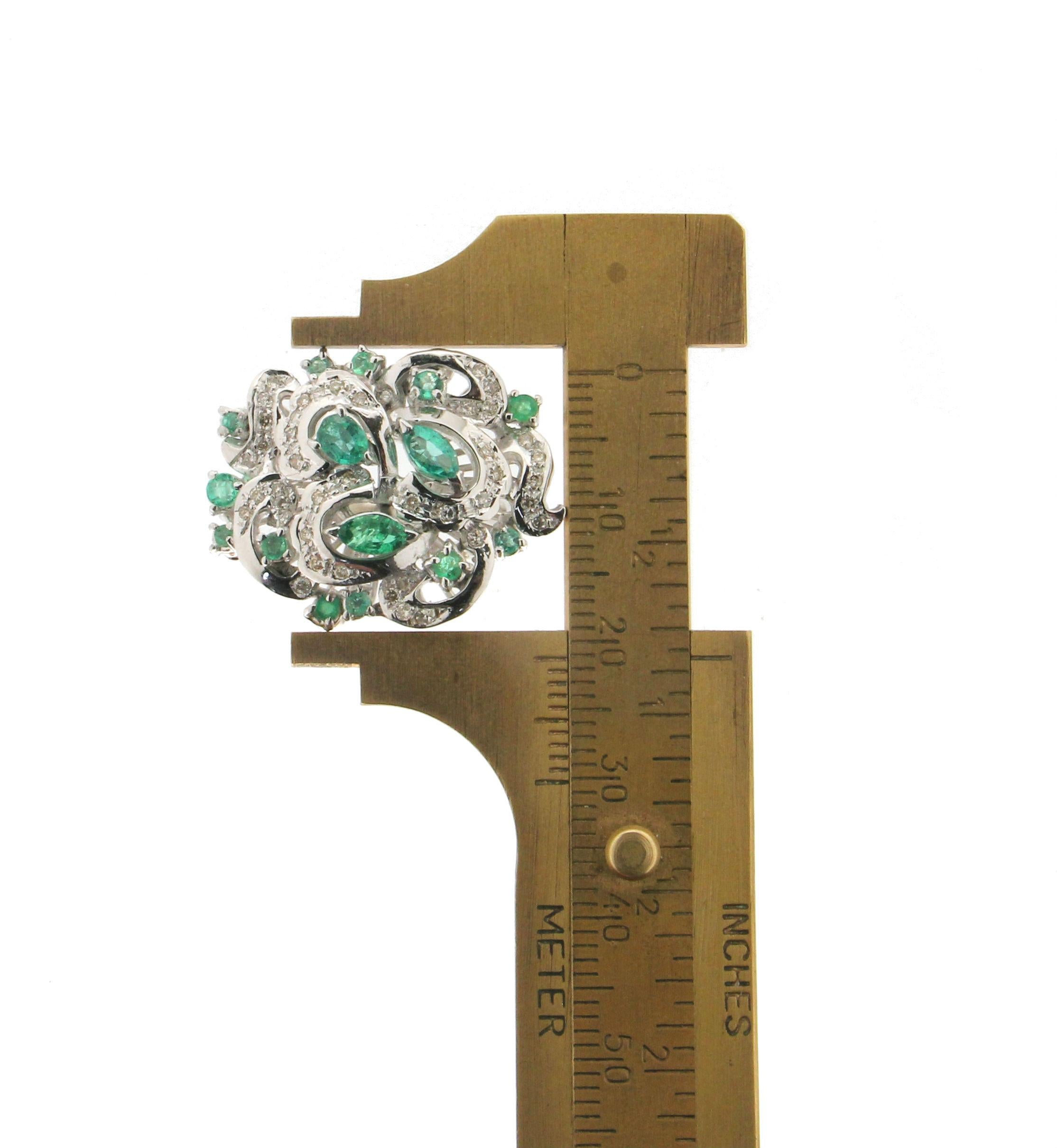 Women's or Men's Handcraft Colombian Emeralds 18 Karat White Gold Diamonds Cocktail Ring