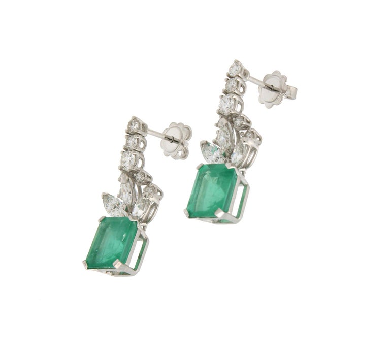 Artisan Handcraft Colombian Emeralds 18 Karat White Gold Diamonds Drop Earrings For Sale