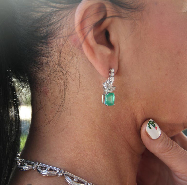 Handcraft Colombian Emeralds 18 Karat White Gold Diamonds Drop Earrings For Sale 2