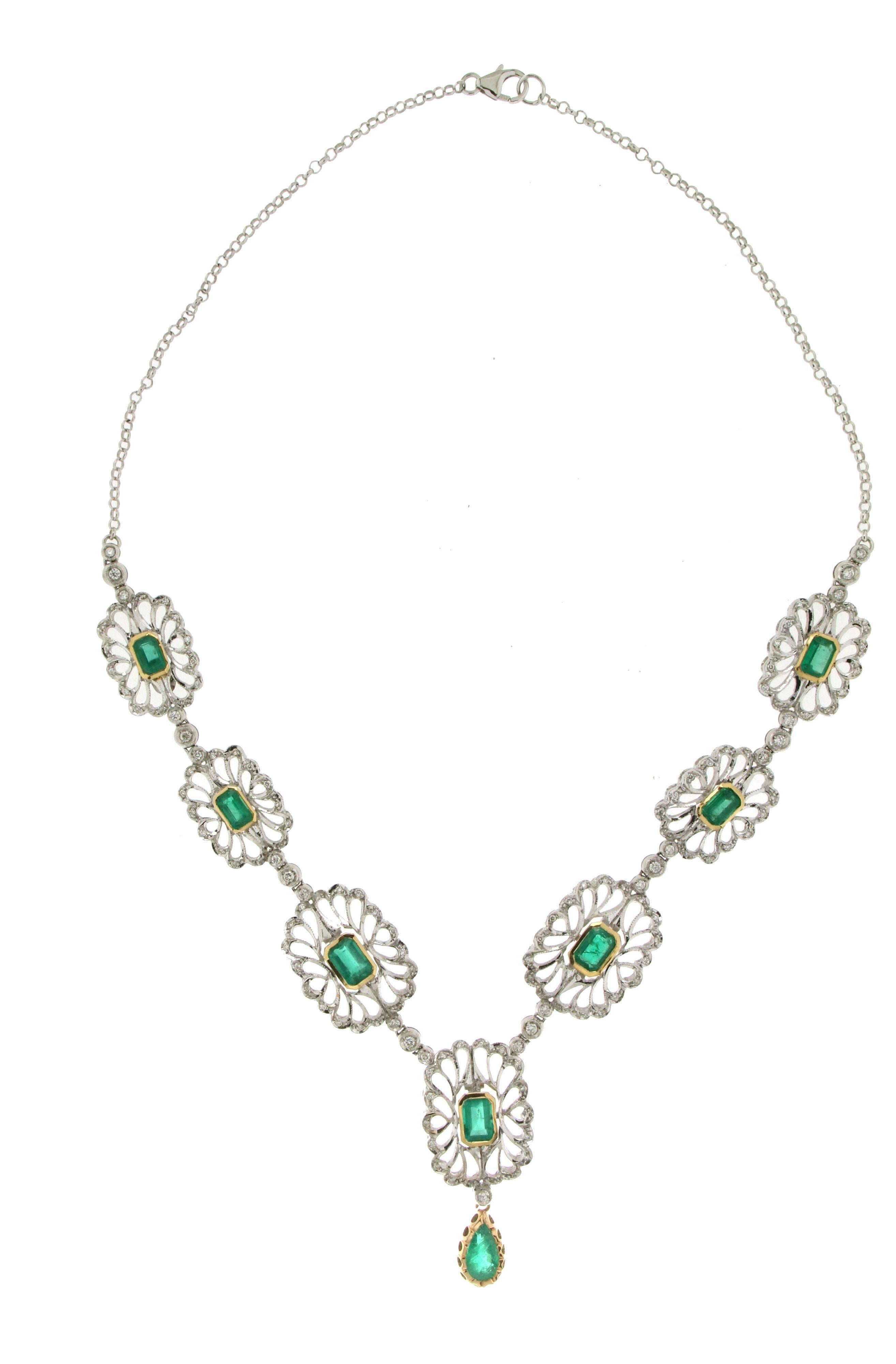 Artisan Handcraft Colombian Emeralds 18 Karat White Gold Diamonds Drop Necklace