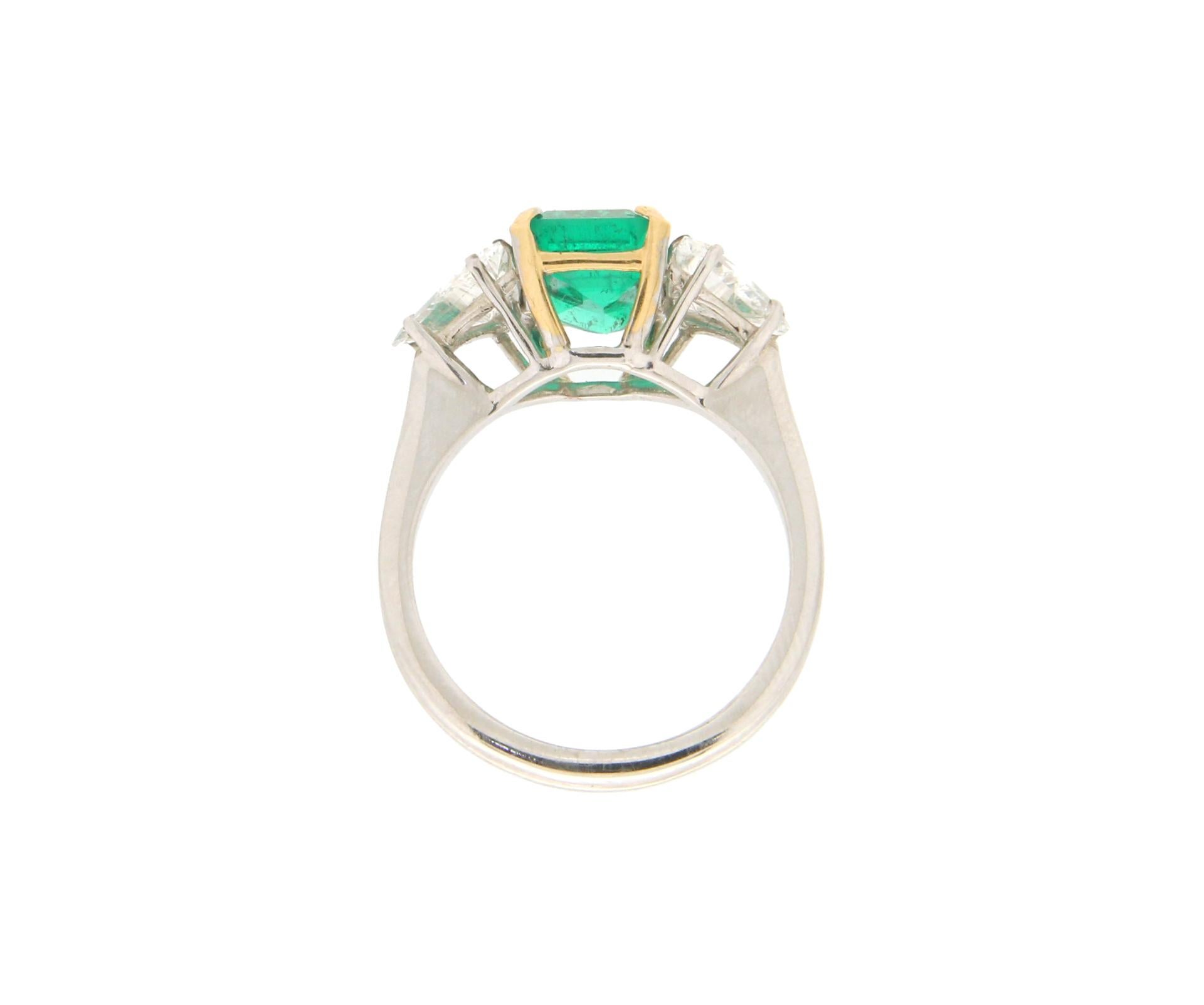 Handcraft Colombian Emeralds 18 Karat White Gold Diamonds Engagement Ring 2