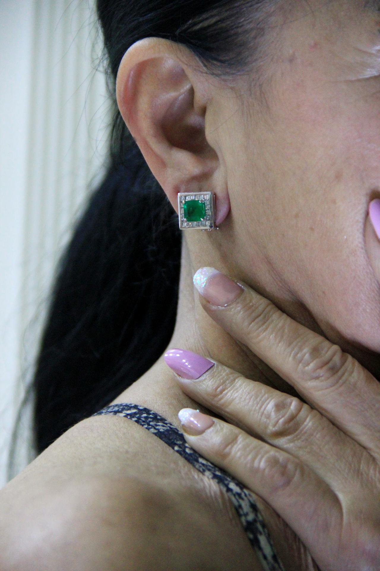 Handcraft Colombian Emeralds 18 Karat White Gold Diamonds Stud Earrings For Sale 1