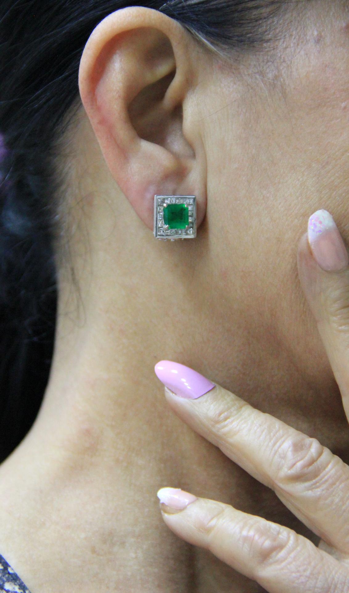 Handcraft Colombian Emeralds 18 Karat White Gold Diamonds Stud Earrings For Sale 2
