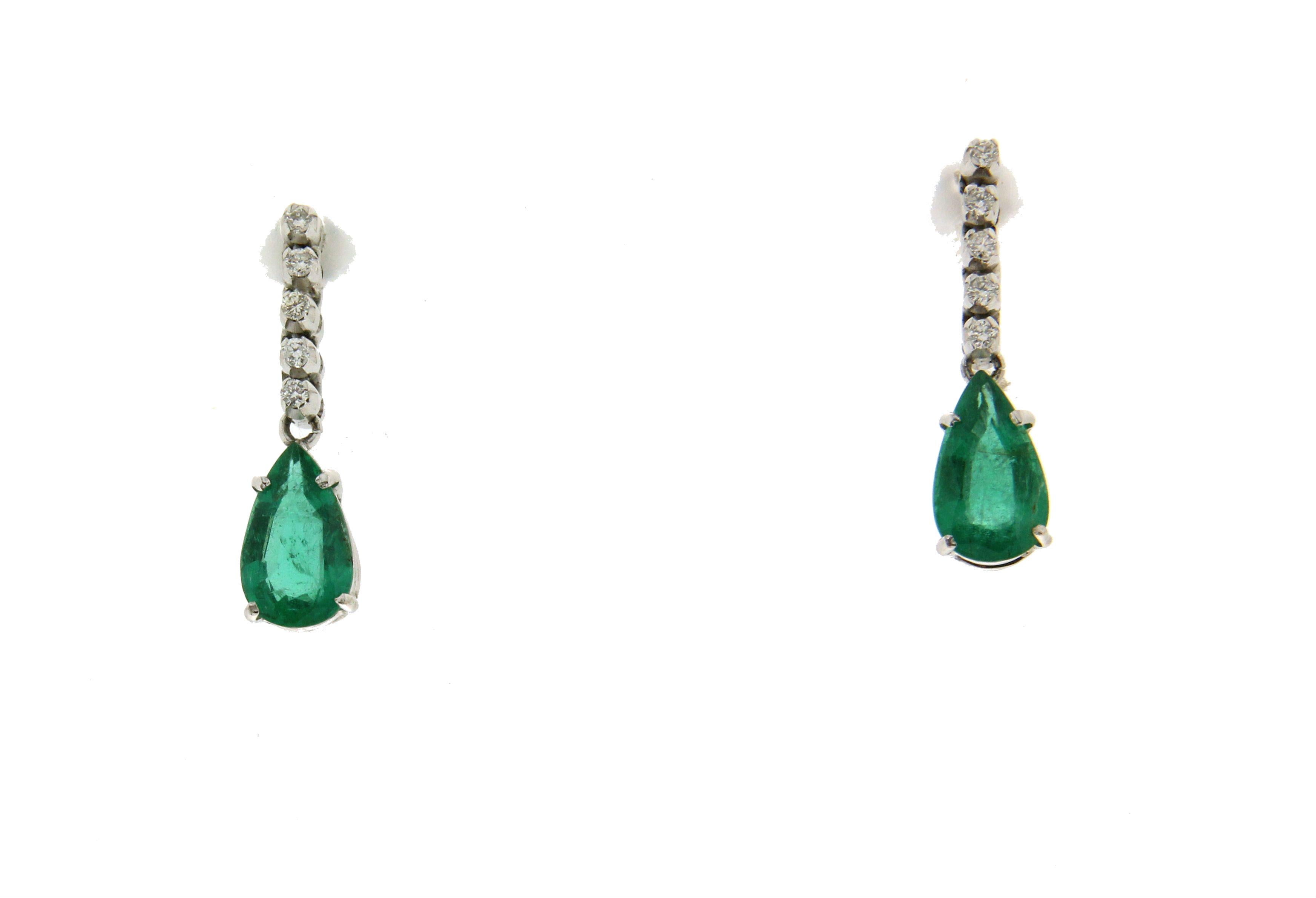 Handcraft Colombian Emeralds 18 Karat White Gold Drop Earrings 1