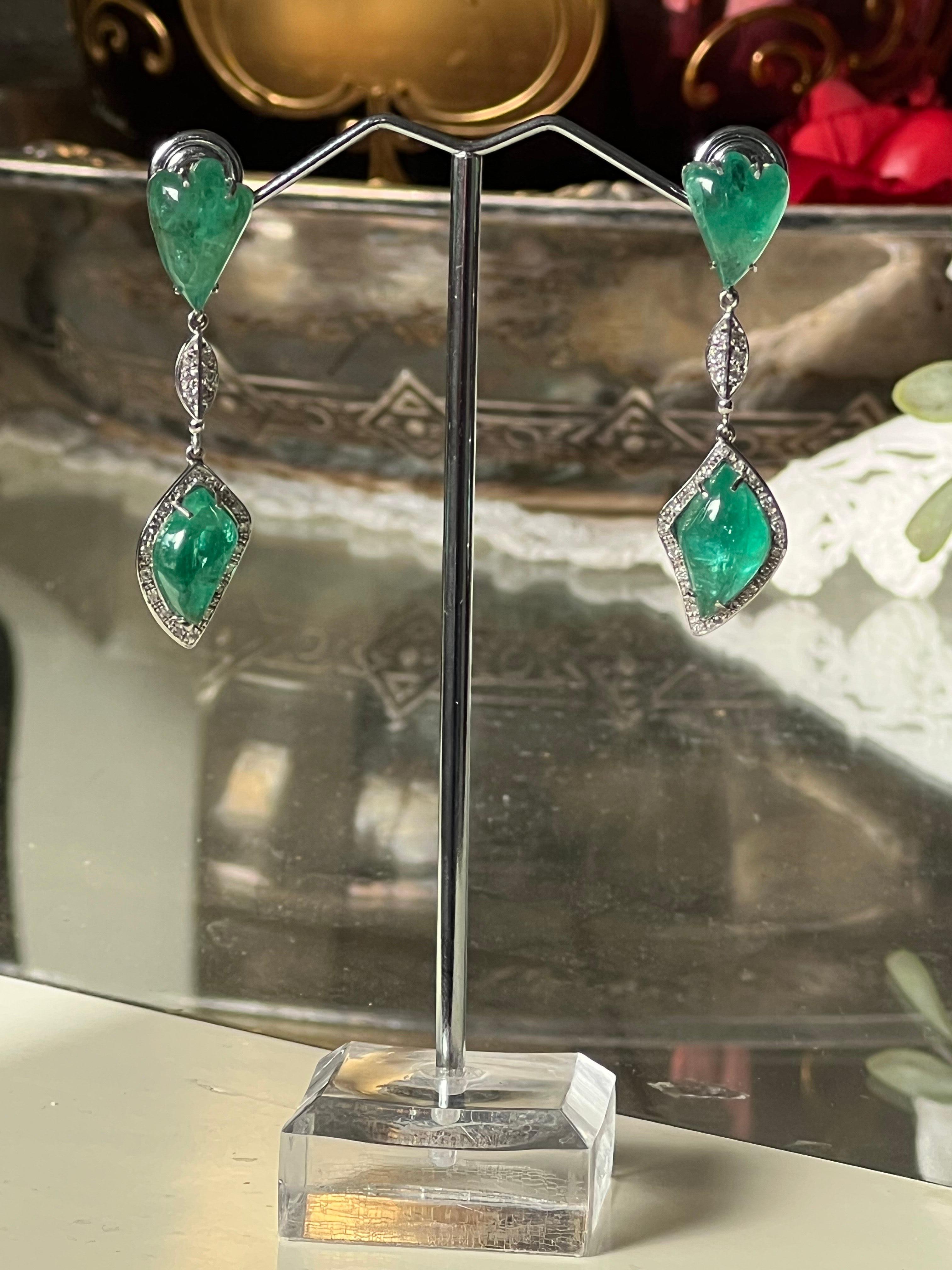 Handcraft Colombian Emeralds 18 Karat White Gold Drop Earrings For Sale 2