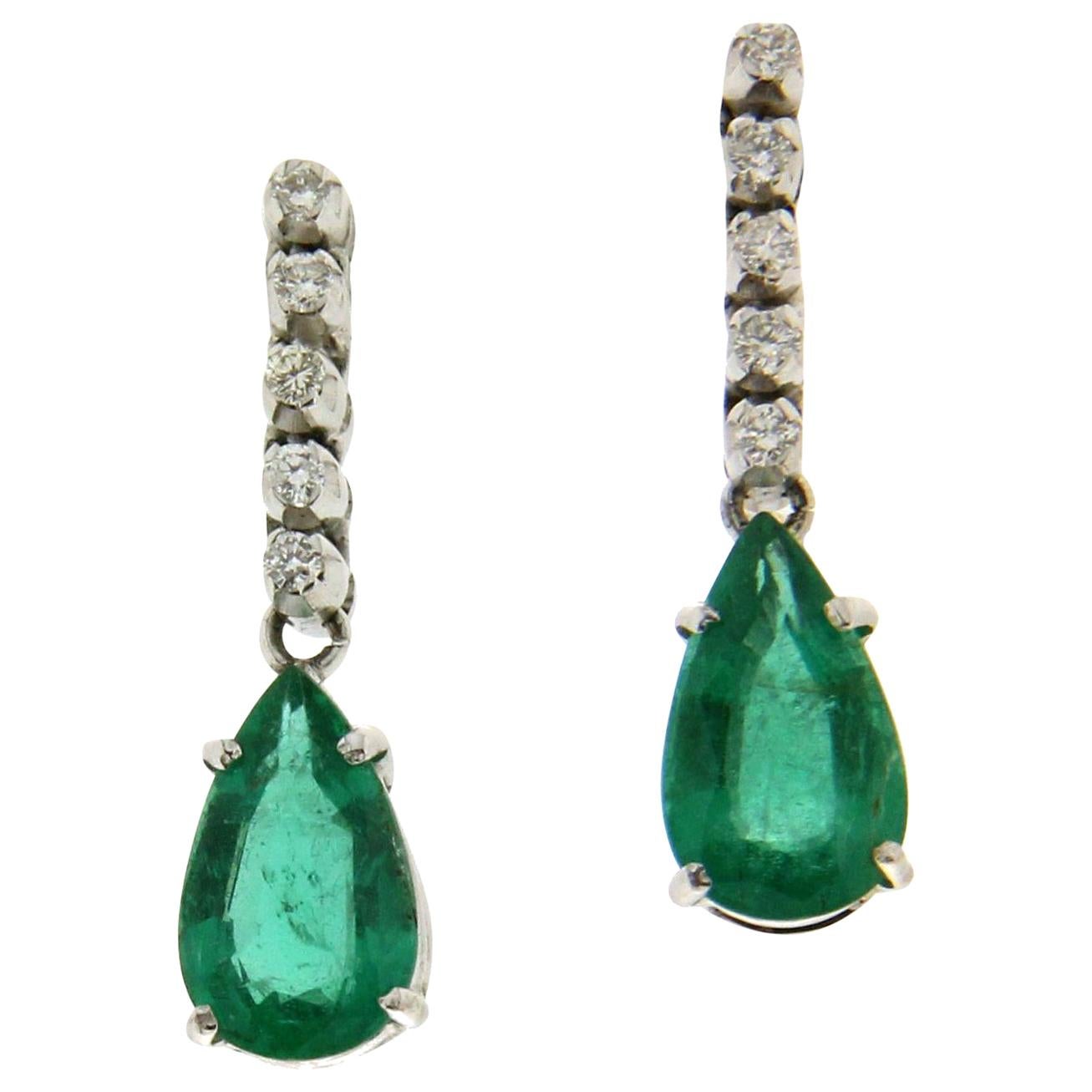 Handcraft Colombian Emeralds 18 Karat White Gold Drop Earrings