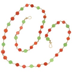 Collier artisanal de perles d'agate en or jaune 14 carats et corail