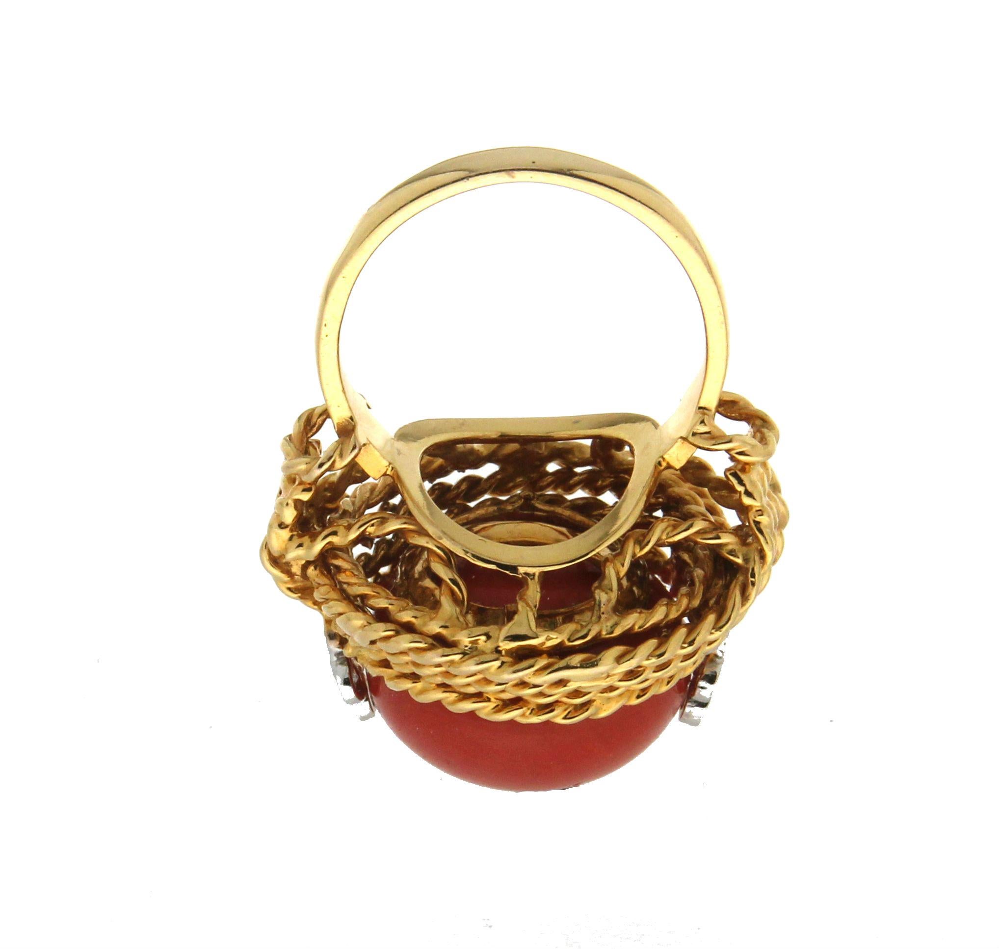 Handcraft Coral 14 Karat Yellow Gold Diamonds Cocktail Ring In New Condition In Marcianise, IT