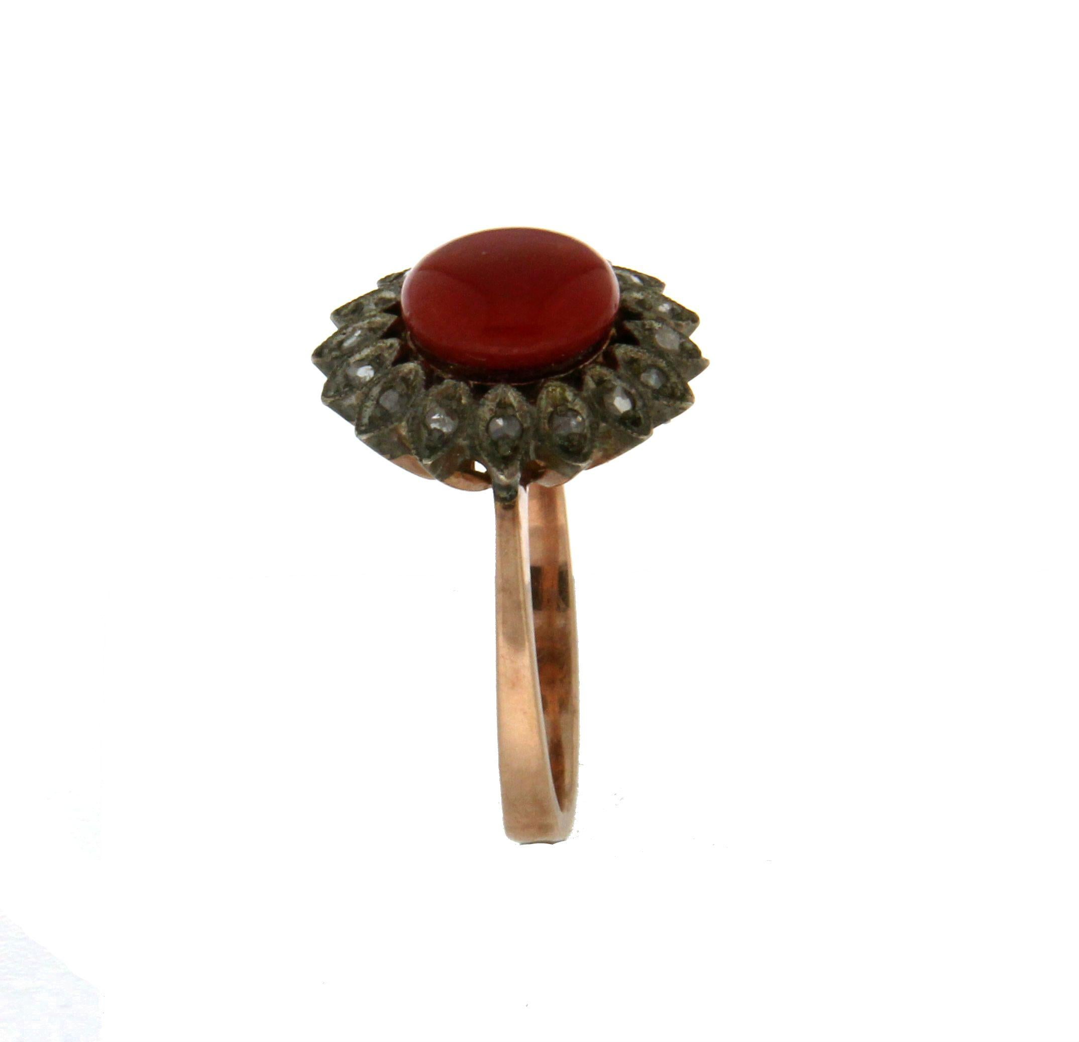 Handcraft Coral 9 Karat Yellow Gold Diamonds Cocktail Ring In New Condition For Sale In Marcianise, IT