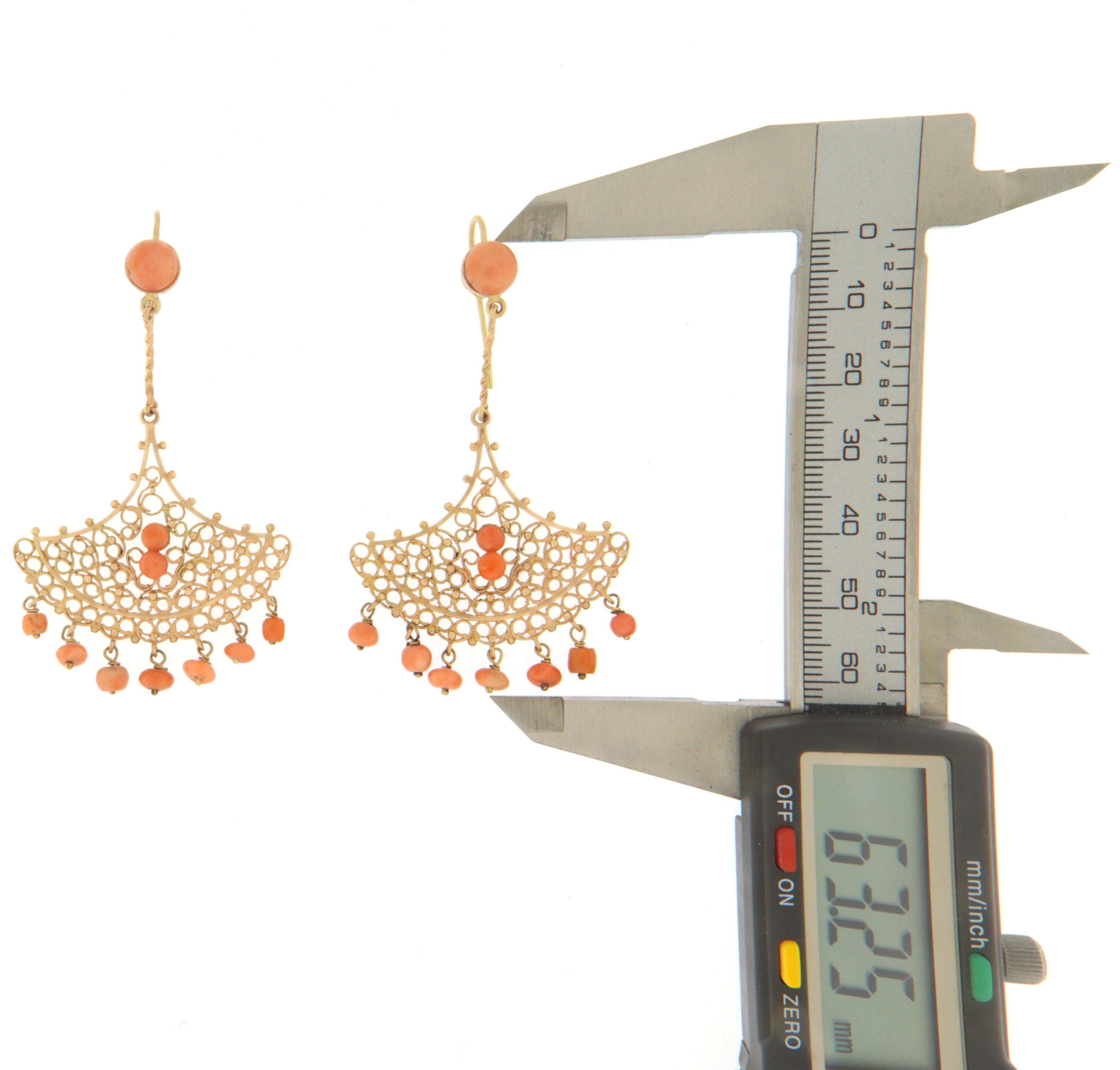 Boucles d'oreilles en goutte en or jaune 14 carats et corail, fabrication artisanale Neuf - En vente à Marcianise, IT