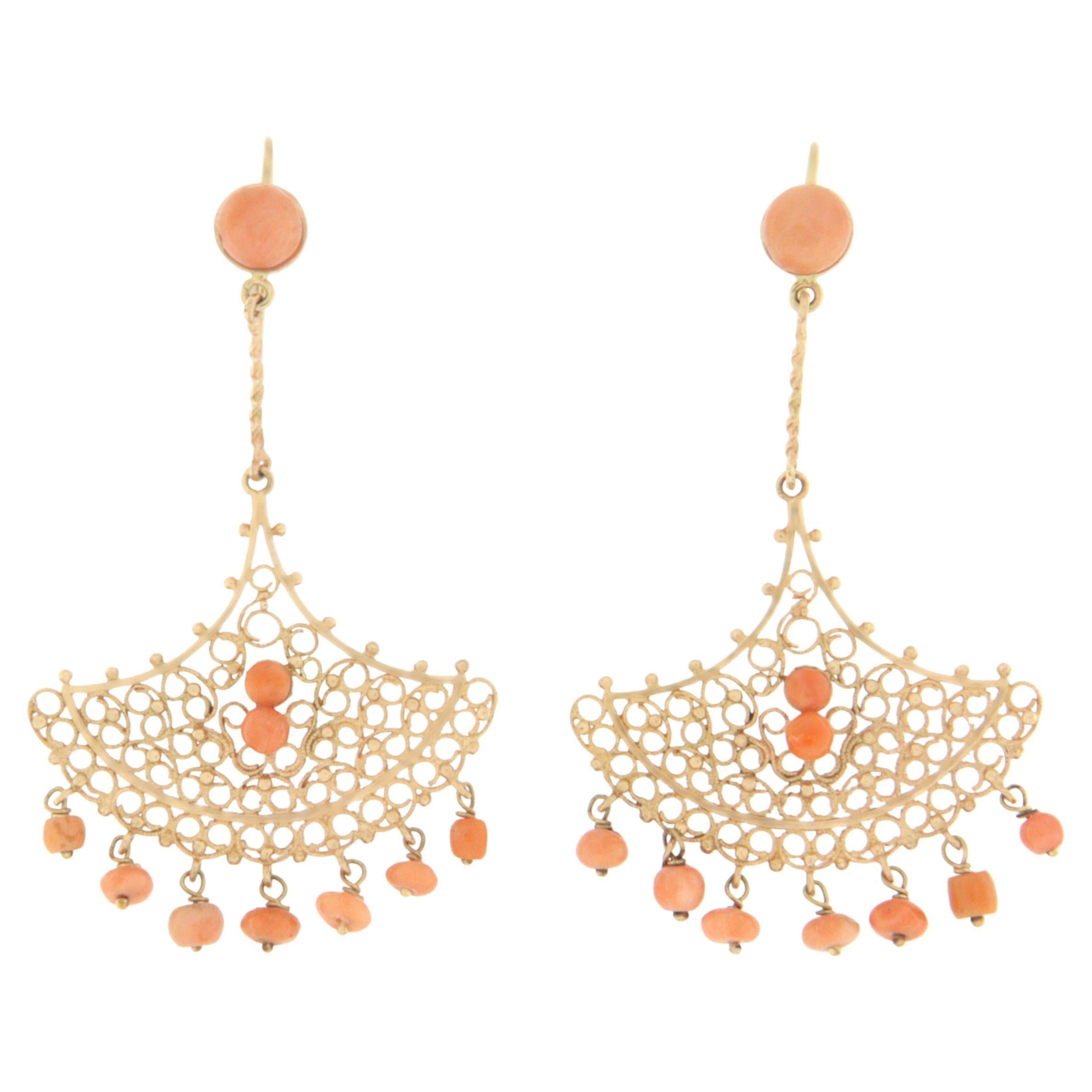 Boucles d'oreilles en goutte en or jaune 14 carats et corail, fabrication artisanale