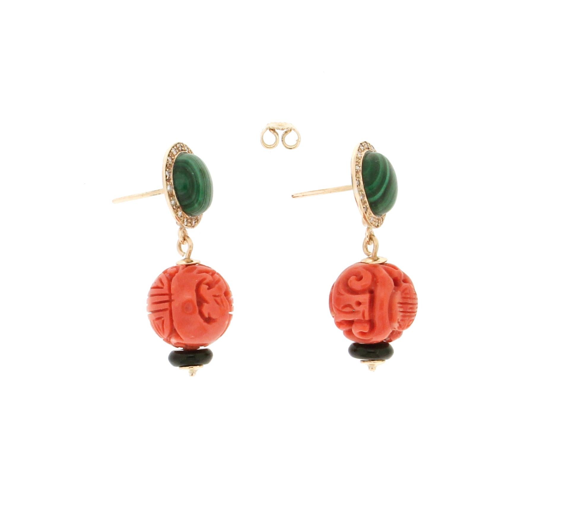 Handcraft Coral 14 Karat Yellow Gold Malachite Onyx Diamonds Drop Earrings In New Condition For Sale In Marcianise, IT
