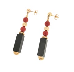 Orecchini a goccia in corallo e onice in oro giallo 14 carati, realizzati a mano