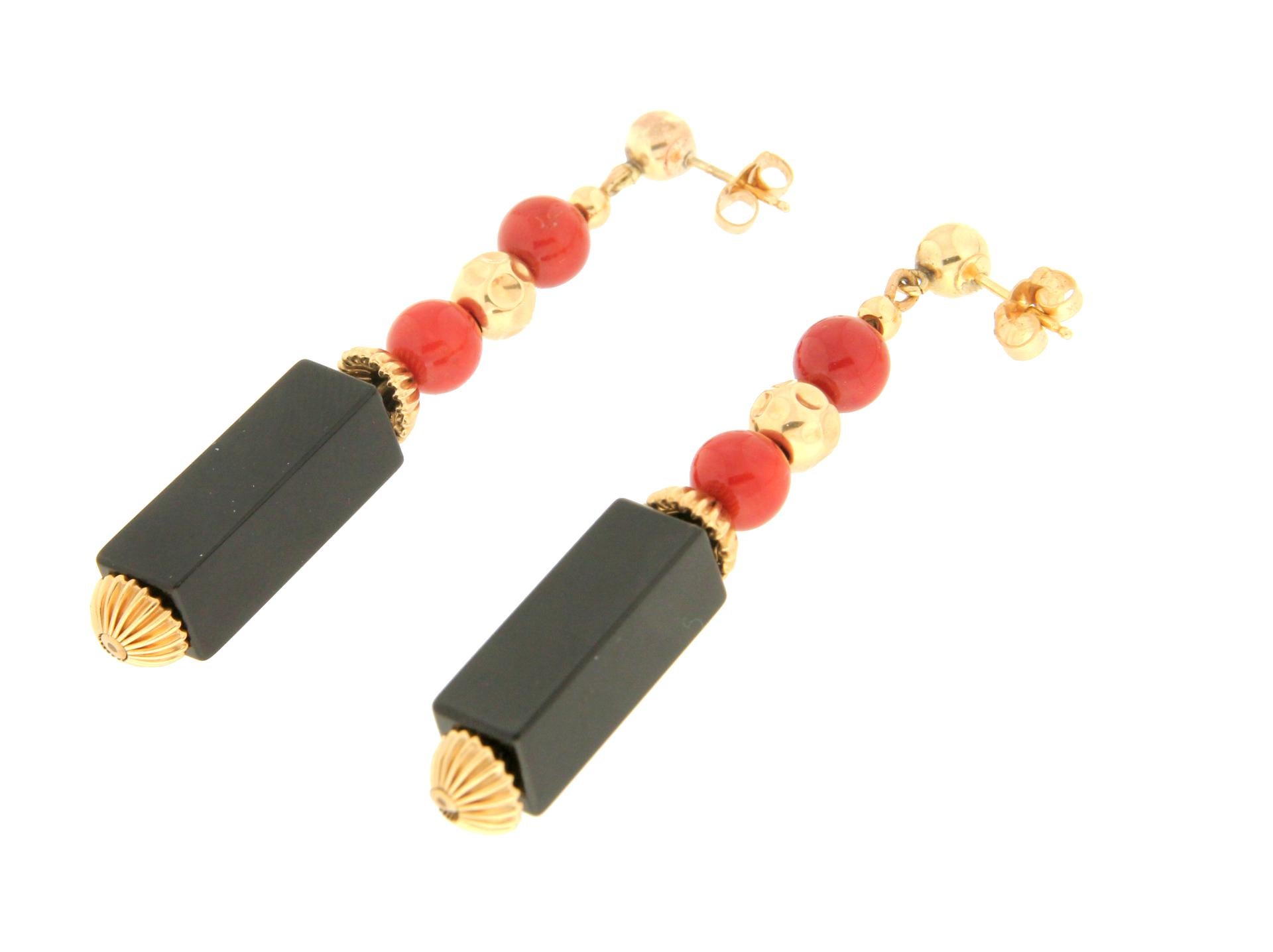 Artisan Handcraft Coral 14 Karat Yellow Gold Onyx Drop Earrings For Sale