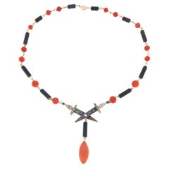 Collana di corallo artigianale in oro giallo 14 carati con pietre preziose e diamanti