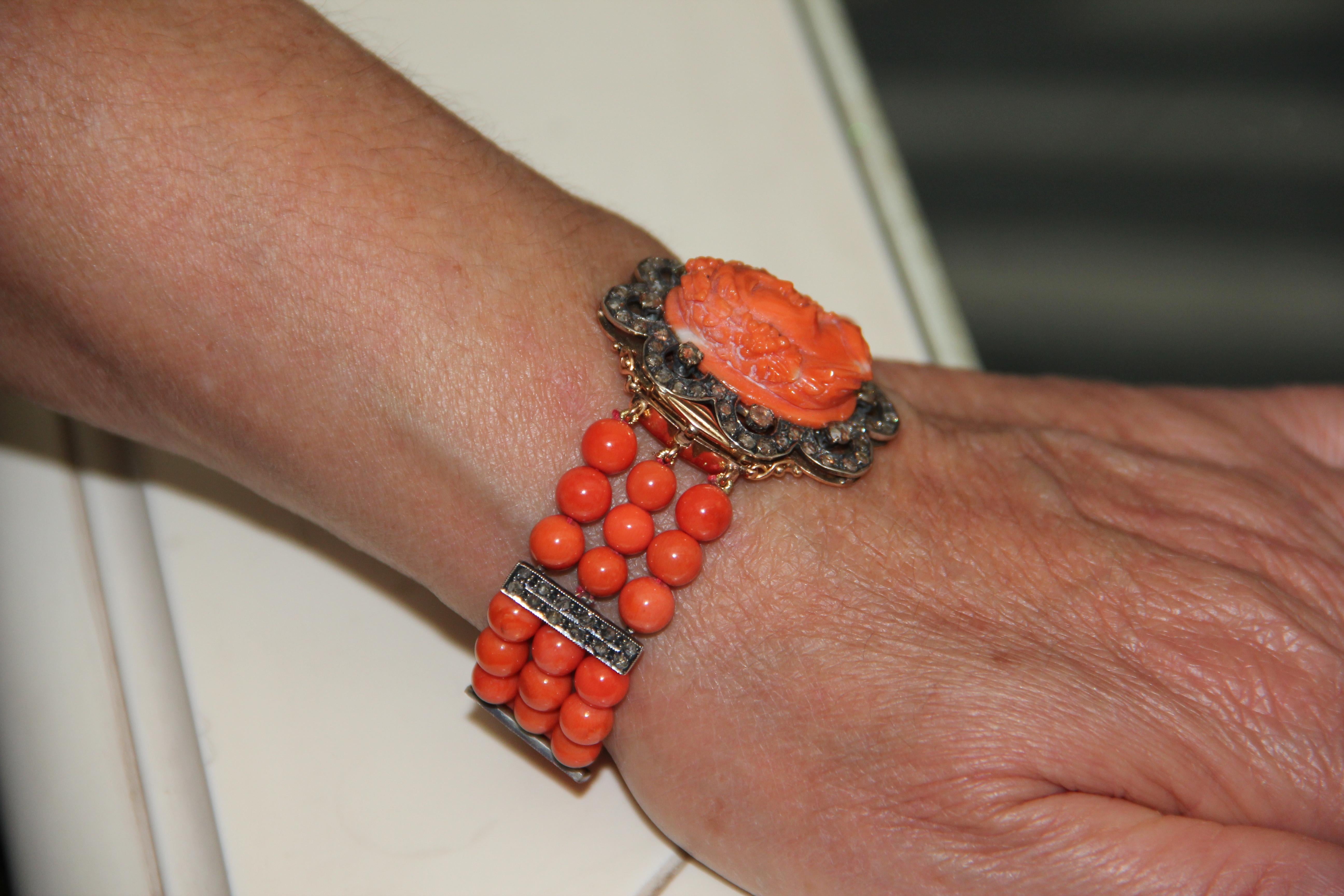 Handgefertigtes Korallenarmband aus 14 Karat Gelbgold mit Diamanten im Rosenschliff im Angebot 8