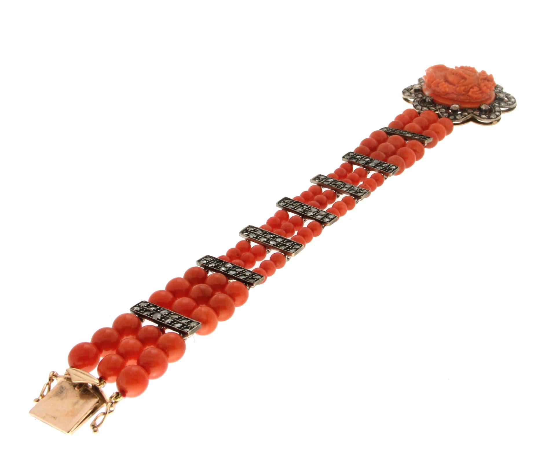 Handgefertigtes Korallenarmband aus 14 Karat Gelbgold mit Diamanten im Rosenschliff für Damen oder Herren im Angebot