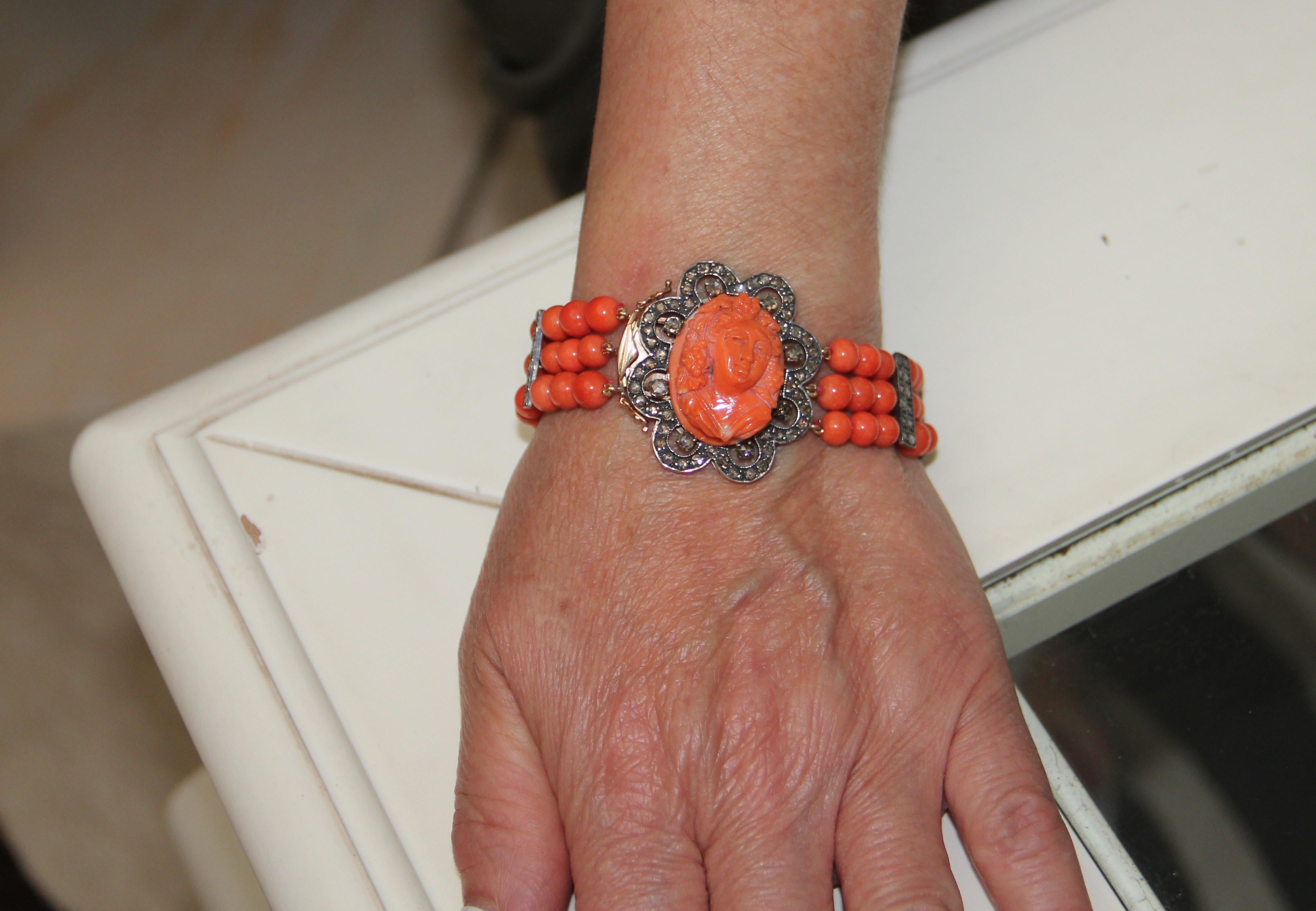 Handgefertigtes Korallenarmband aus 14 Karat Gelbgold mit Diamanten im Rosenschliff im Angebot 5