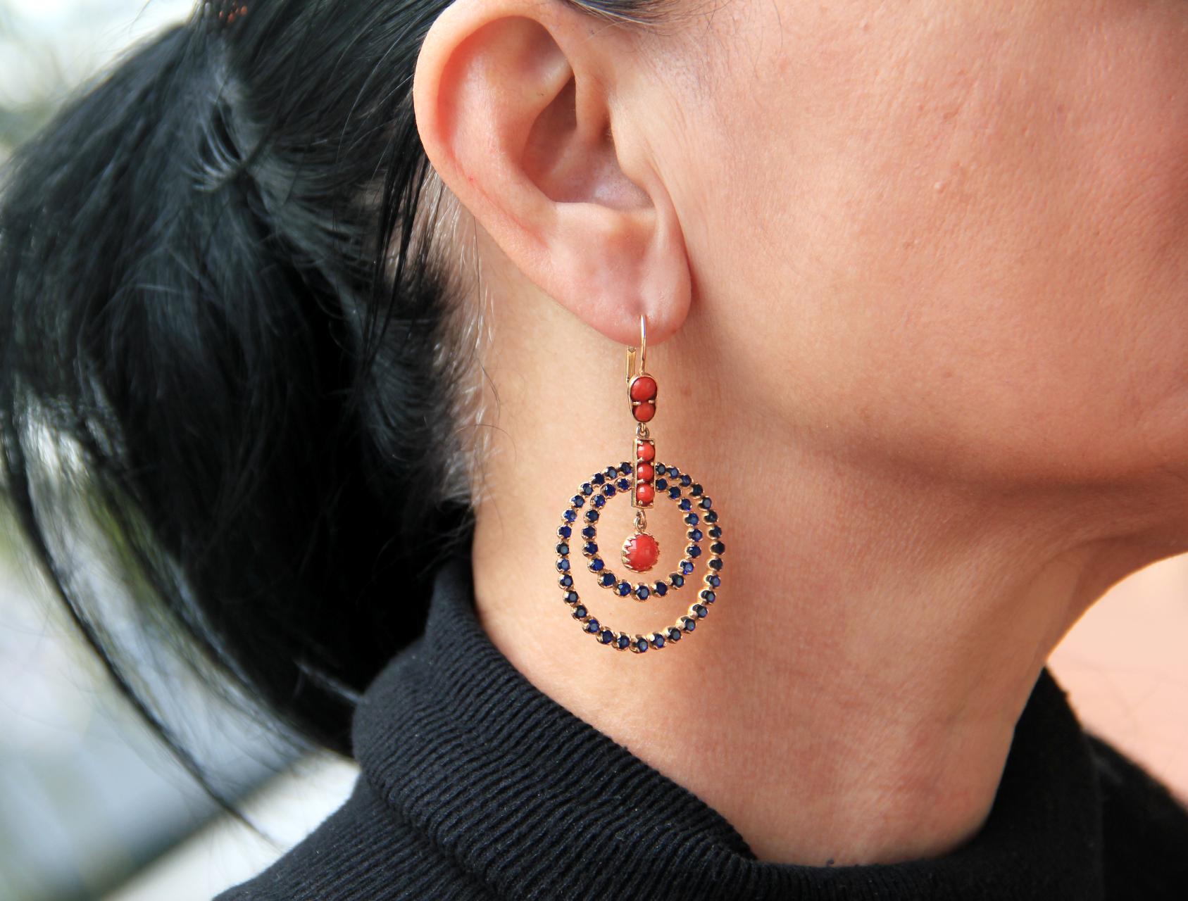 Handcraft Coral 14 Karat Yellow Gold Sapphires Drop Earrings In New Condition For Sale In Marcianise, IT