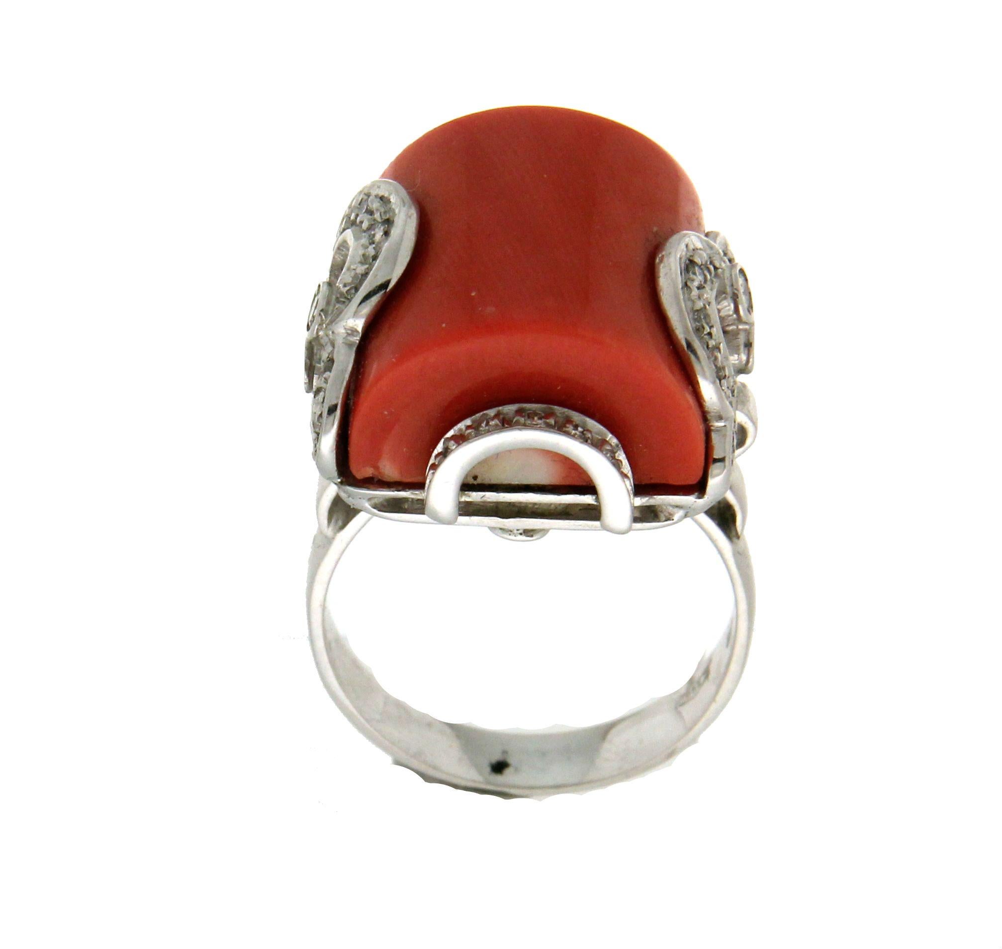 Handcraft Coral 18 Karat White Gold Diamonds Cocktail Ring In New Condition In Marcianise, IT
