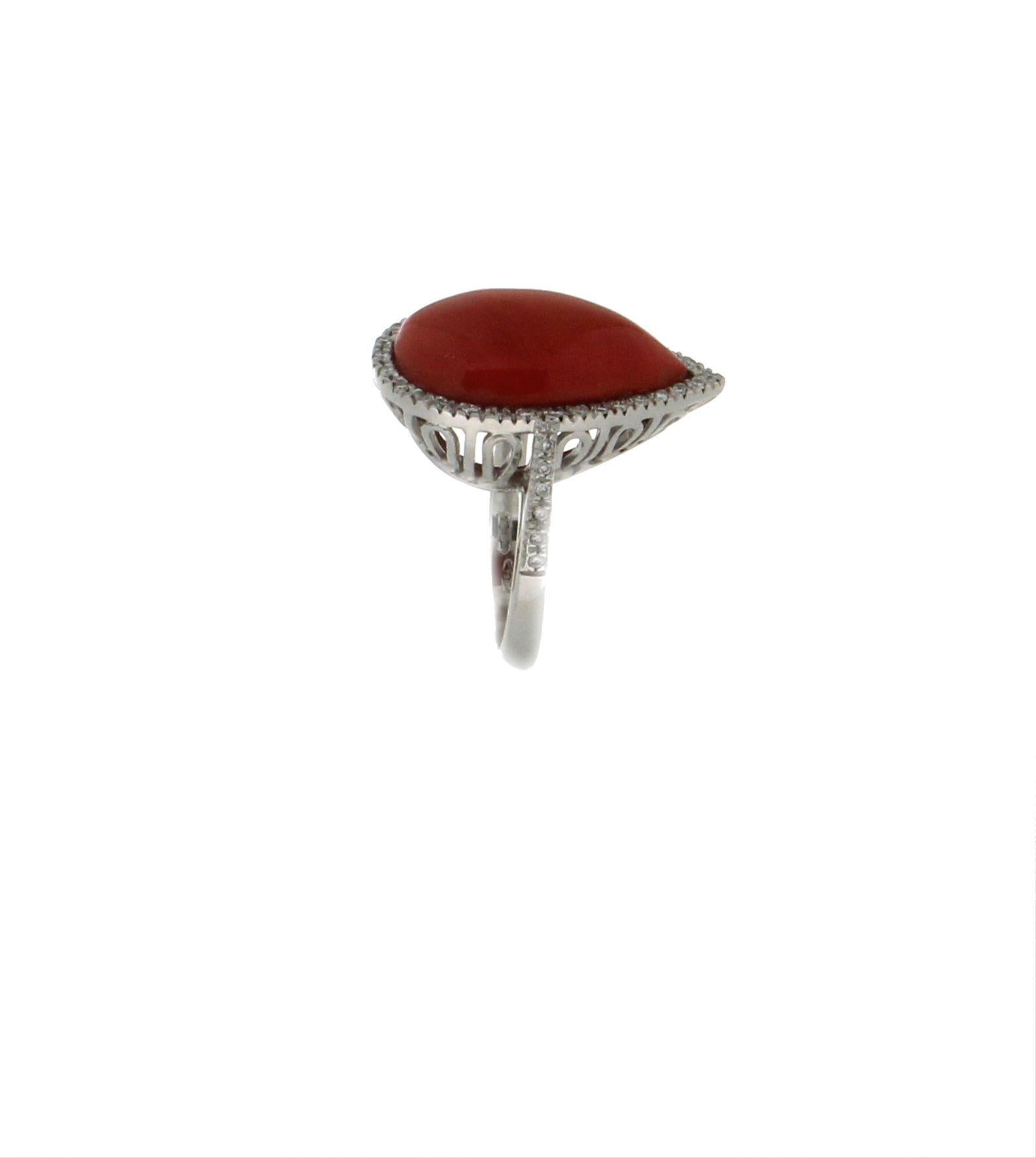 Handcraft Coral 18 Karat White Gold Diamonds Cocktail Ring In New Condition For Sale In Marcianise, IT