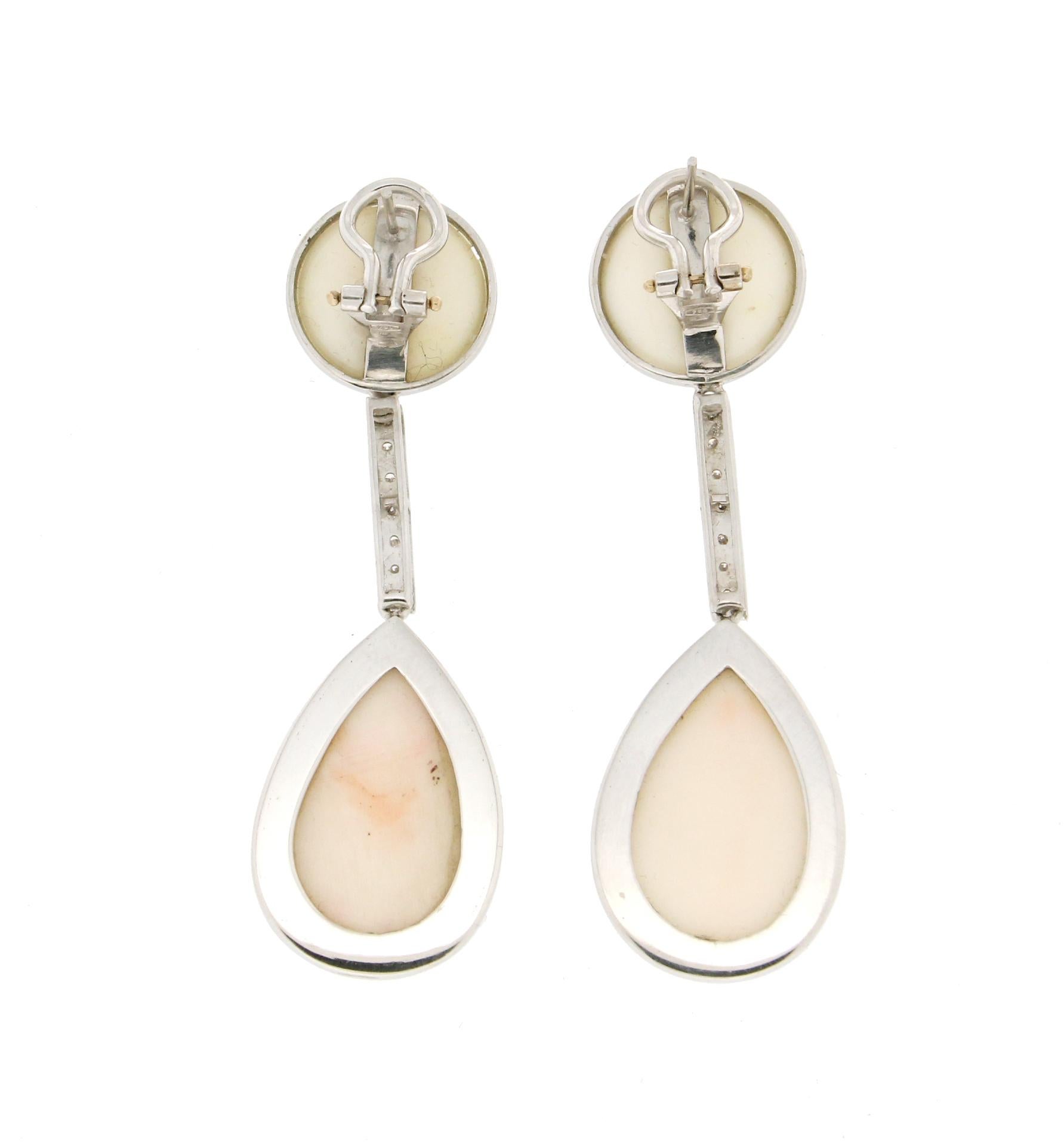 Handcraft Coral 18 Karat White Gold Diamonds Drop Earrings In New Condition For Sale In Marcianise, IT