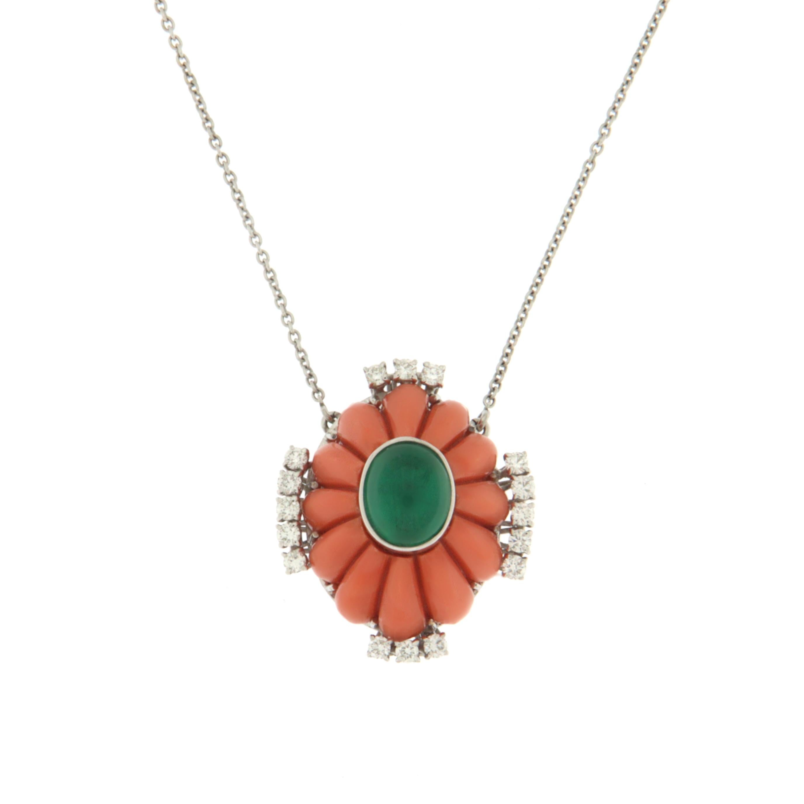 Handcraft Coral 18 Karat White Gold Emerald Pendant Necklace In New Condition For Sale In Marcianise, IT