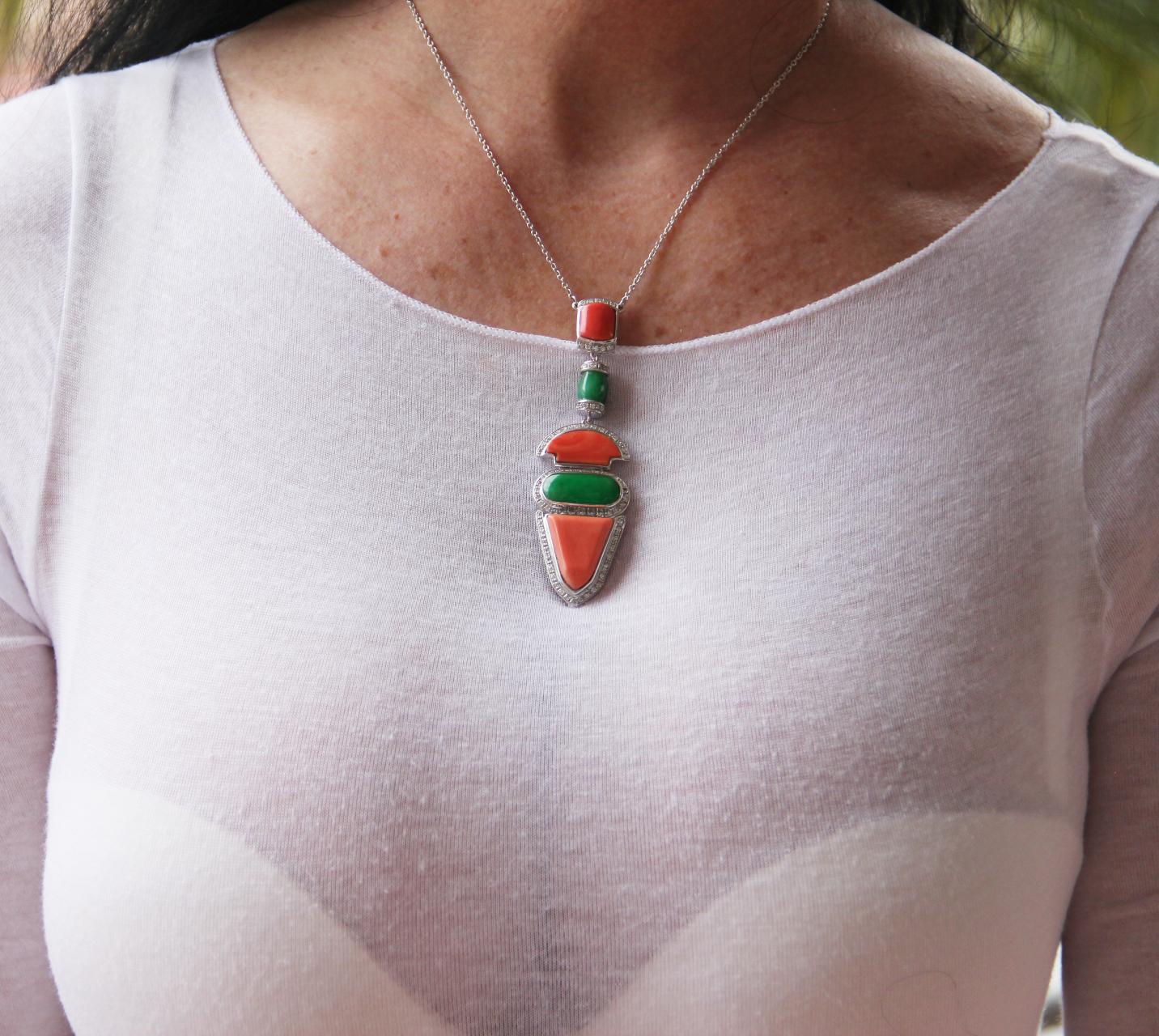 Handcraft Coral 18 Karat White Gold Green Agate Pendant Necklace For Sale 4