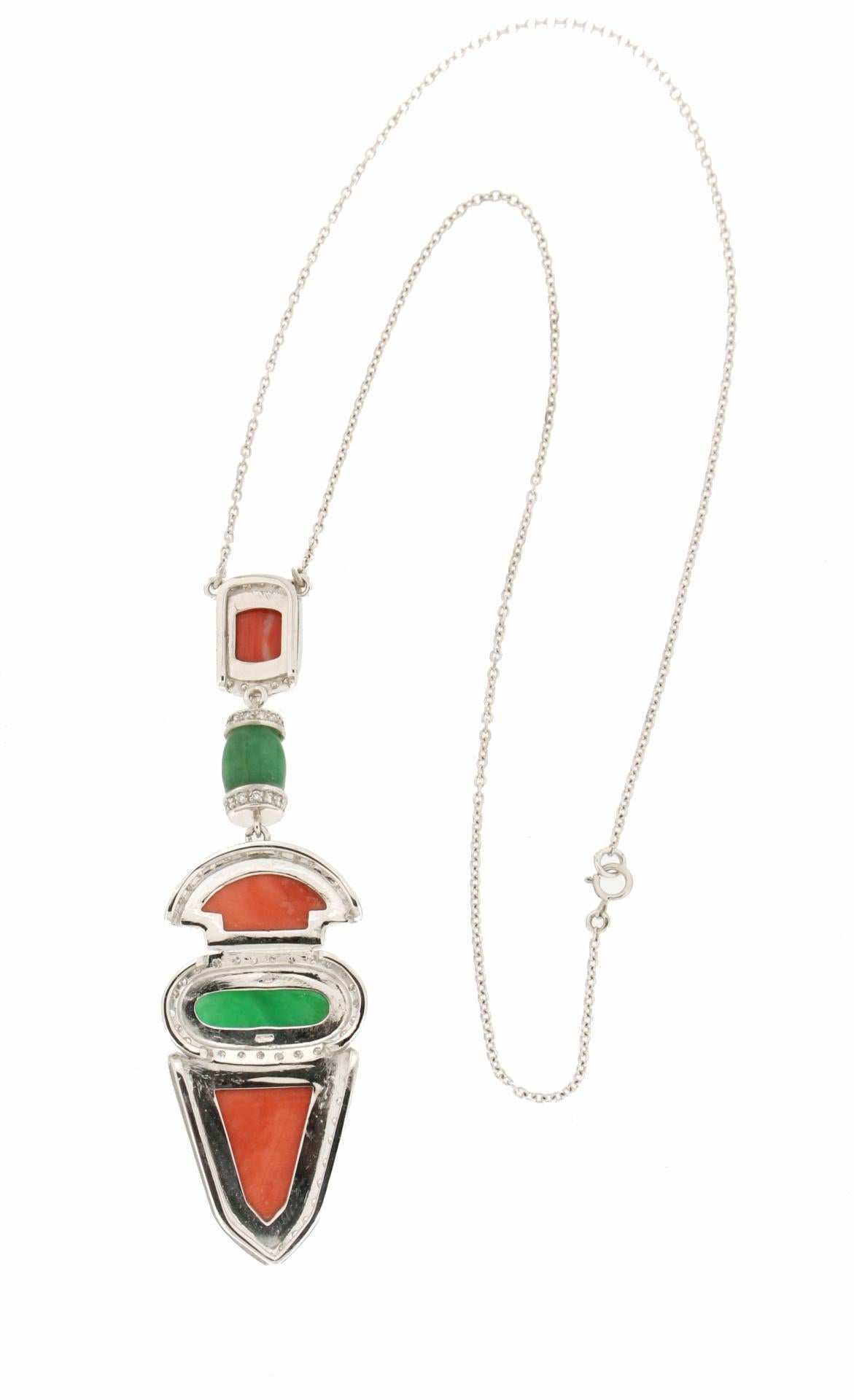 Handcraft Coral 18 Karat White Gold Green Agate Pendant Necklace In New Condition For Sale In Marcianise, IT