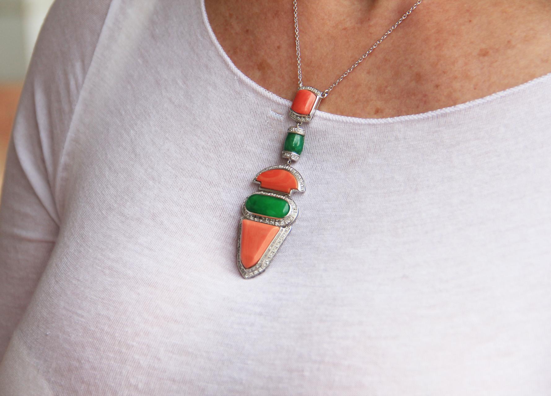 Handcraft Coral 18 Karat White Gold Green Agate Pendant Necklace For Sale 3