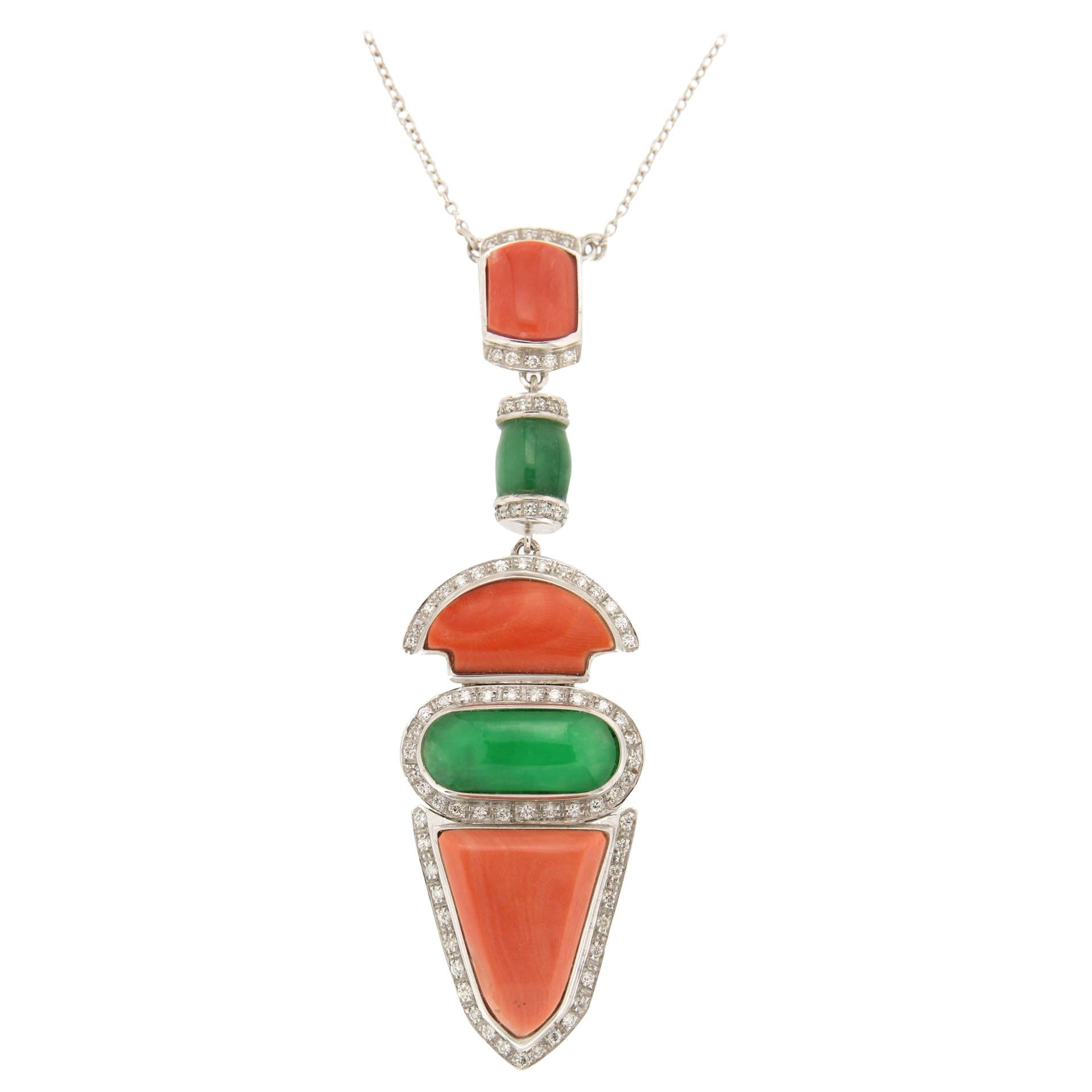 Handcraft Coral 18 Karat White Gold Green Agate Pendant Necklace For Sale