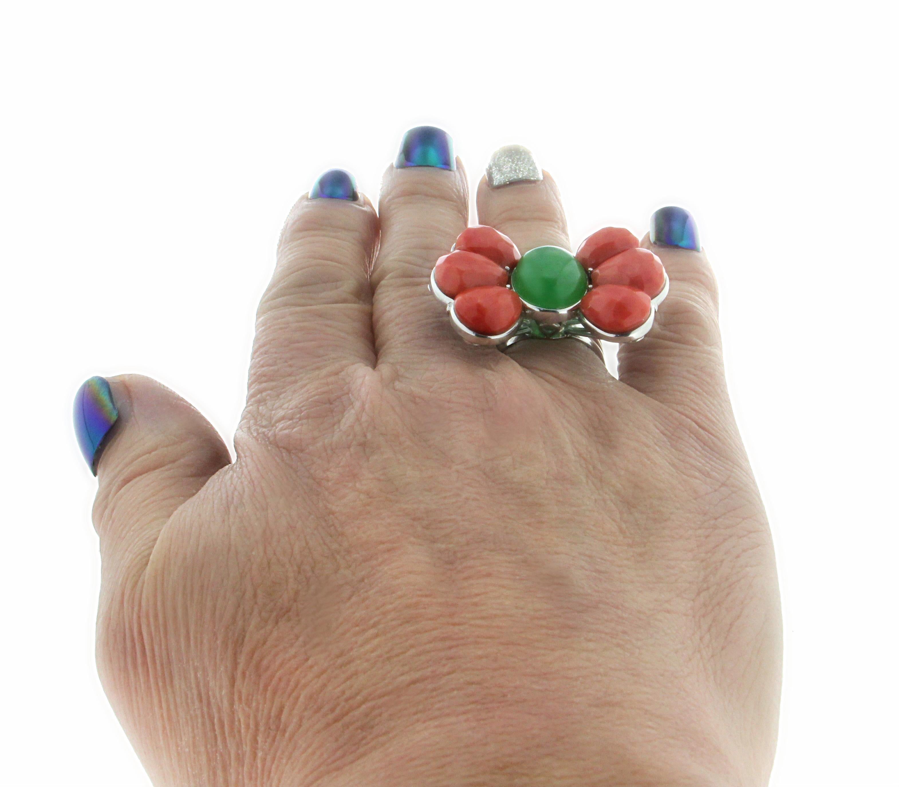 Handcraft Coral 18 Karat White Gold Jade Cocktail Ring For Sale 3