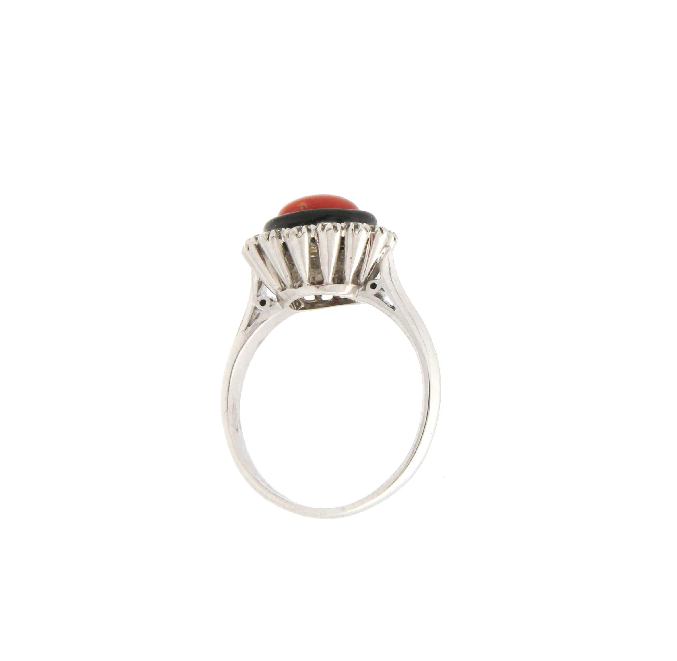 Handcraft Coral 18 Karat White Gold Onyx Diamonds Cocktail Ring In New Condition For Sale In Marcianise, IT
