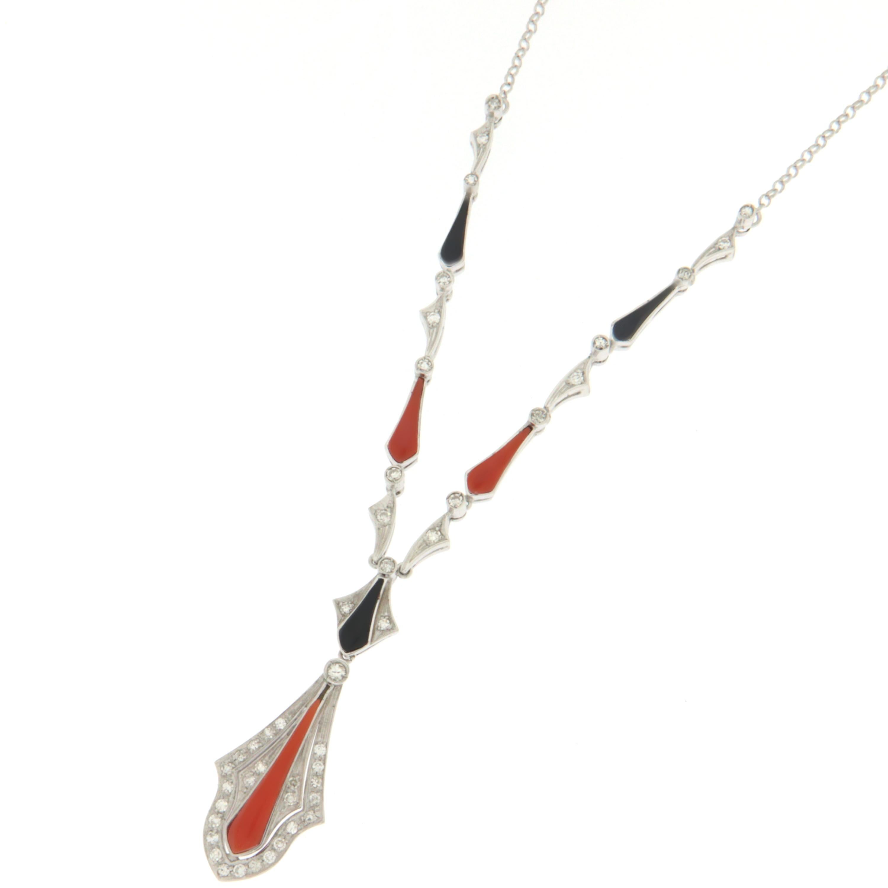 Handgefertigte Halskette, Koralle 18 Karat Weißgold Onyx Diamanten Anhänger (Kunsthandwerker*in) im Angebot
