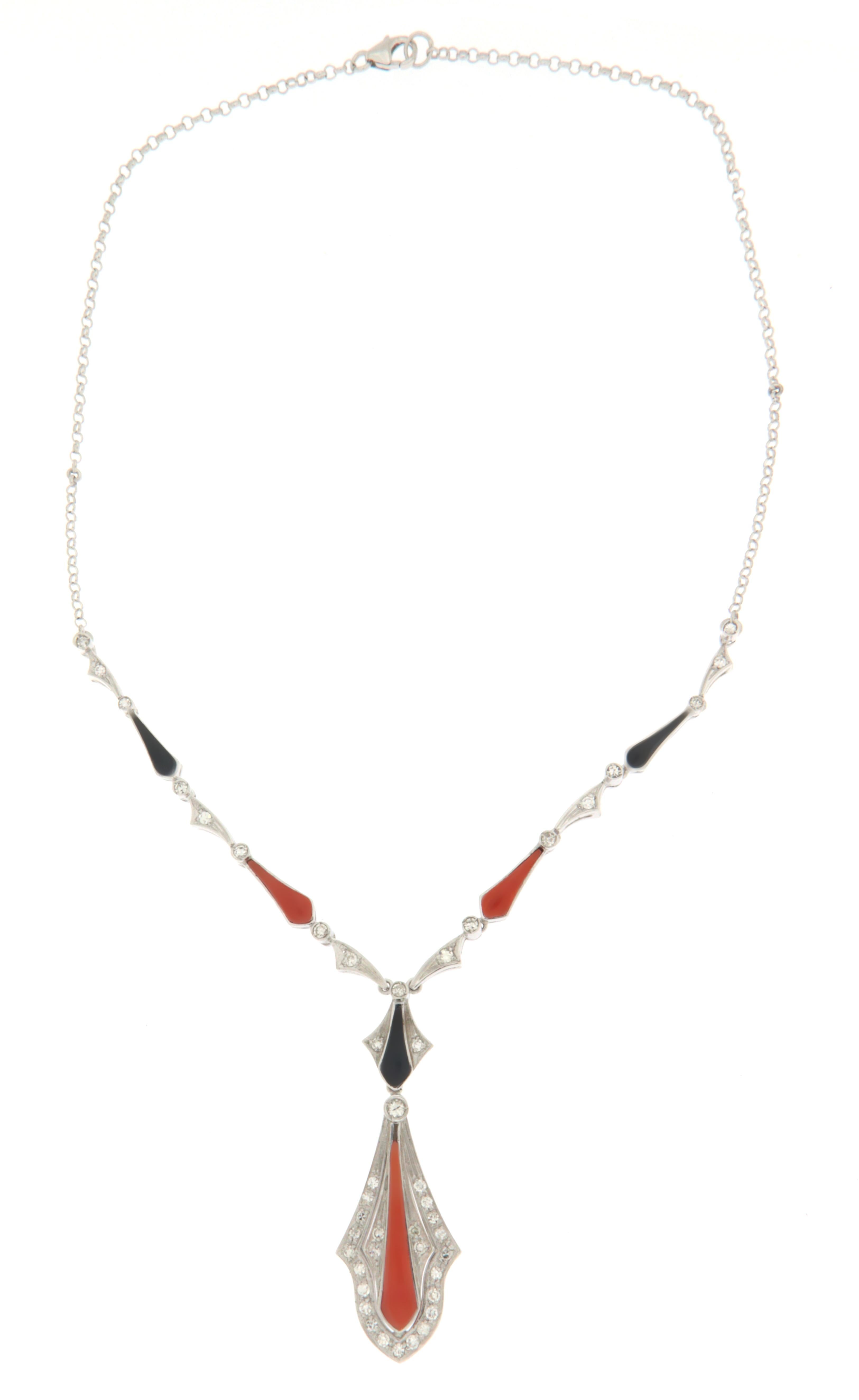 Handgefertigte Halskette, Koralle 18 Karat Weißgold Onyx Diamanten Anhänger (Brillantschliff) im Angebot